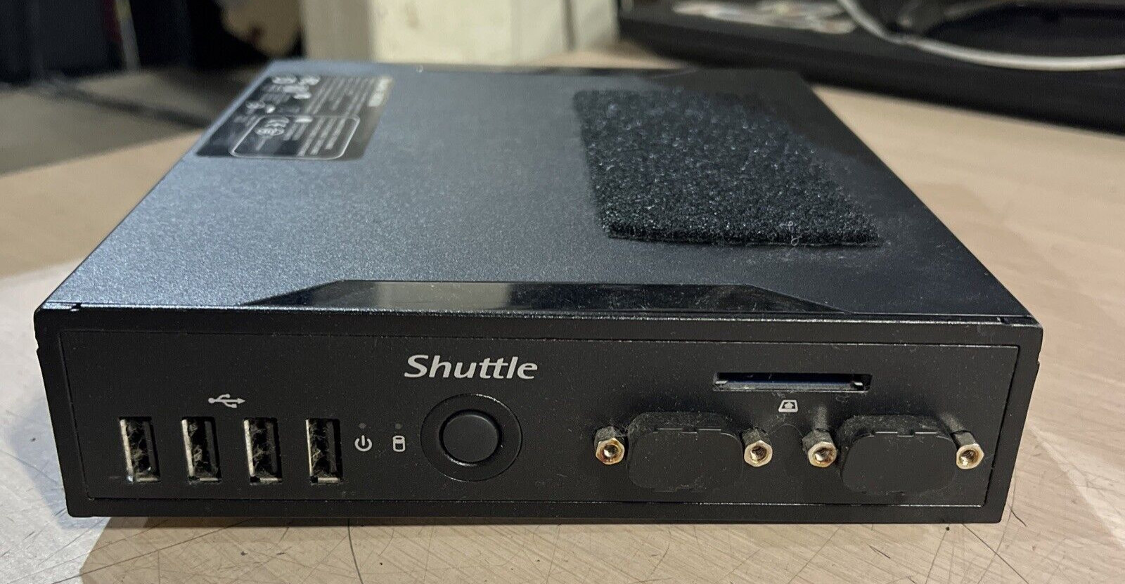 SHUTTLE DS77U FANLESS MINI PC INTEL CELERON 4GB RAM NO HD