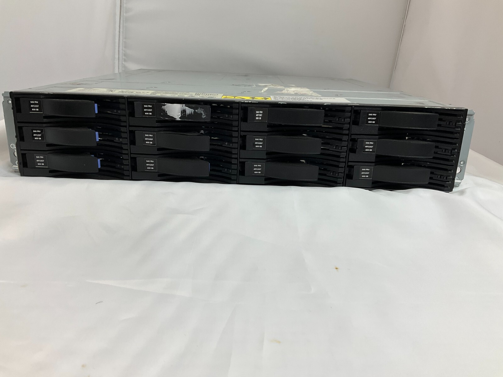 IBM 1747-HC1 EXP2512 Express Storage Enclosure, no disk, missing rails & bezels