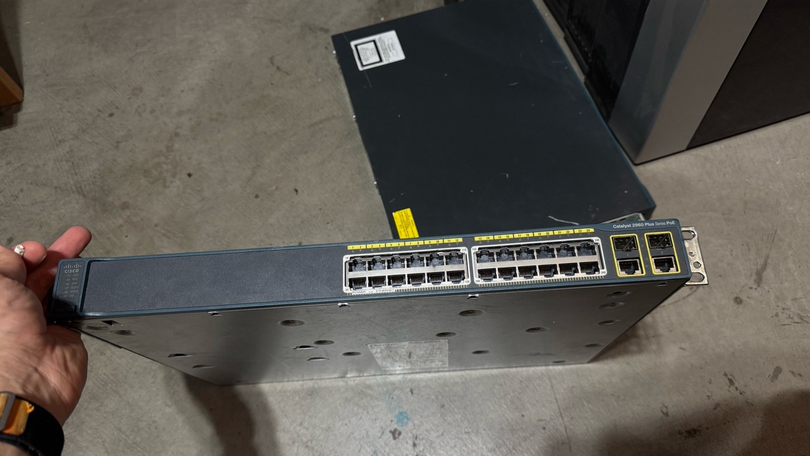 Cisco Catalyst 2960 series 24 Port PoE Ethernet Switch WS-C2960-24PC-L