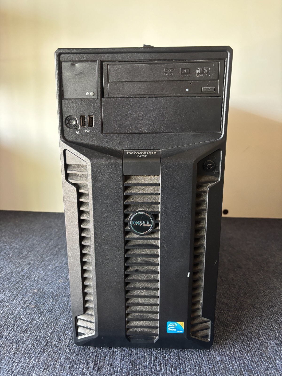 Dell PowerEdge T310 Tower Server Xeon 2.40GHz Quad Core 8GB RAM No HDD Tested