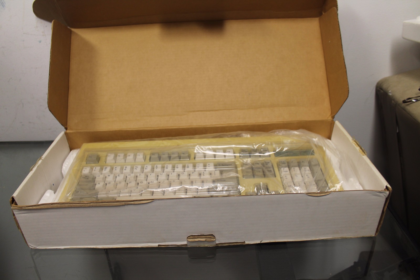 Vintage Keyboard: Clicky Spring Loaded BTC Professional Series BTC