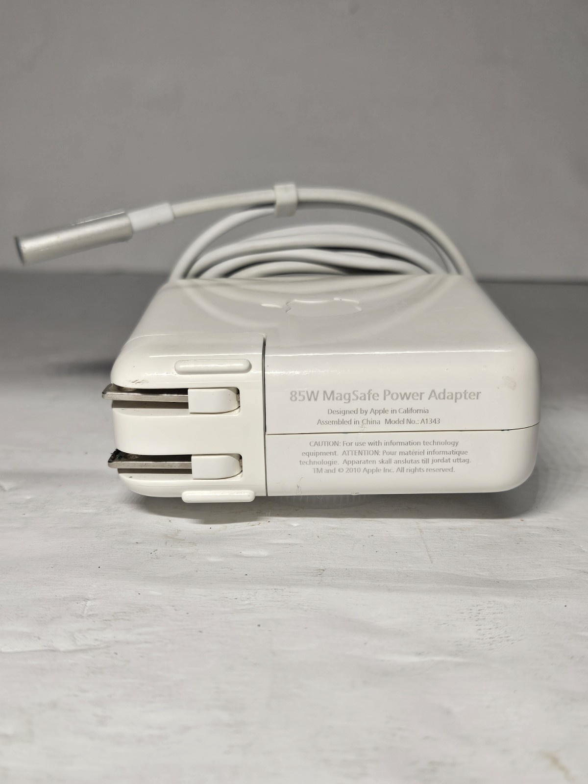 Apple Original MagSafe 1 Power Adapter Charger for Apple MacBook Pro 85W 