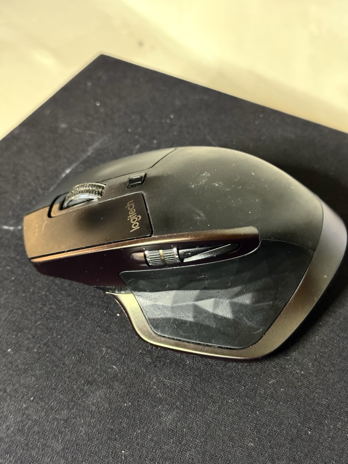 Logitech MX Master Gen 1 Wireless Gaming Mouse  Bluetooth Only Tested No USB