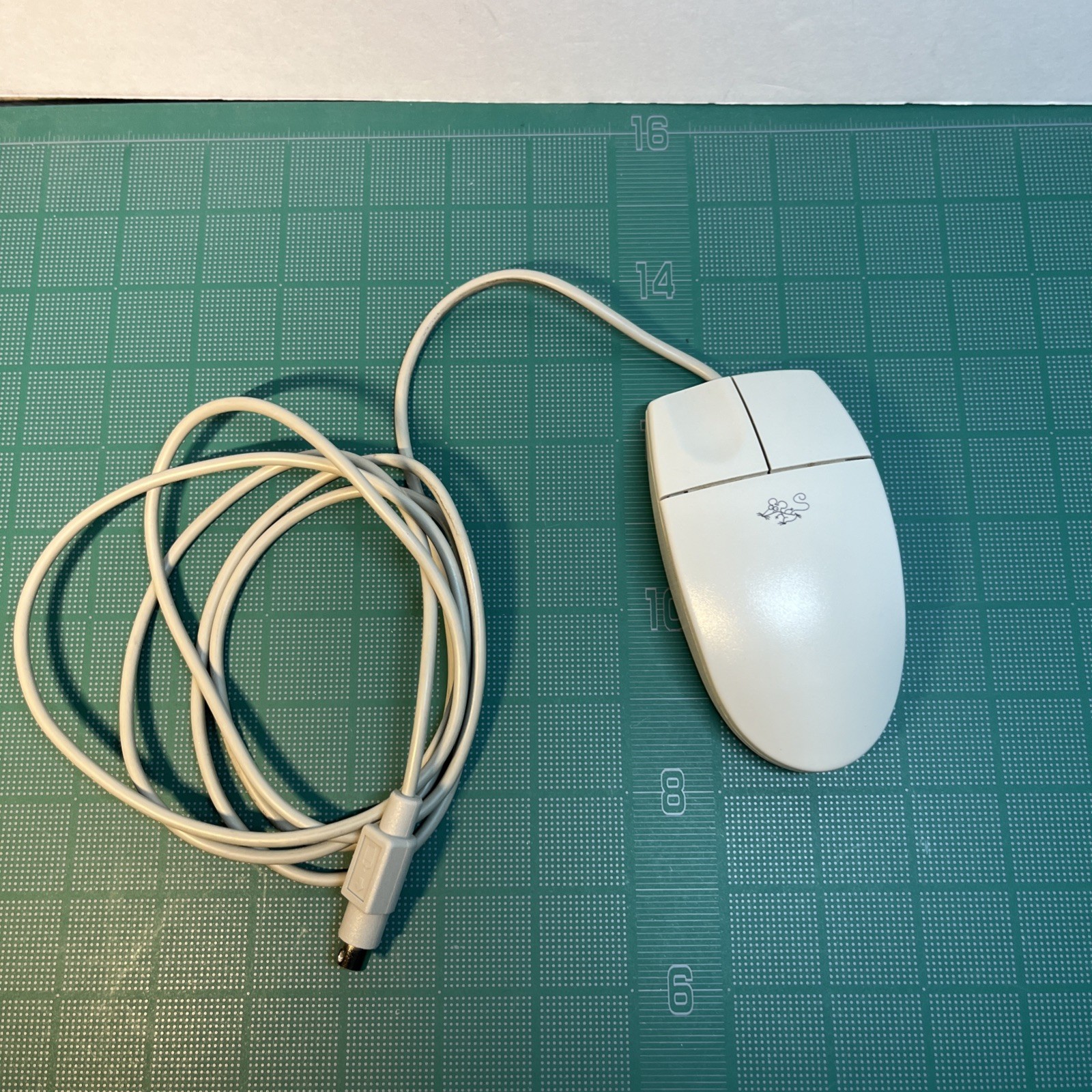 Vintage Logitech Two-Button wired Ball Mouse M-S34 HTF logo 952426-0000 