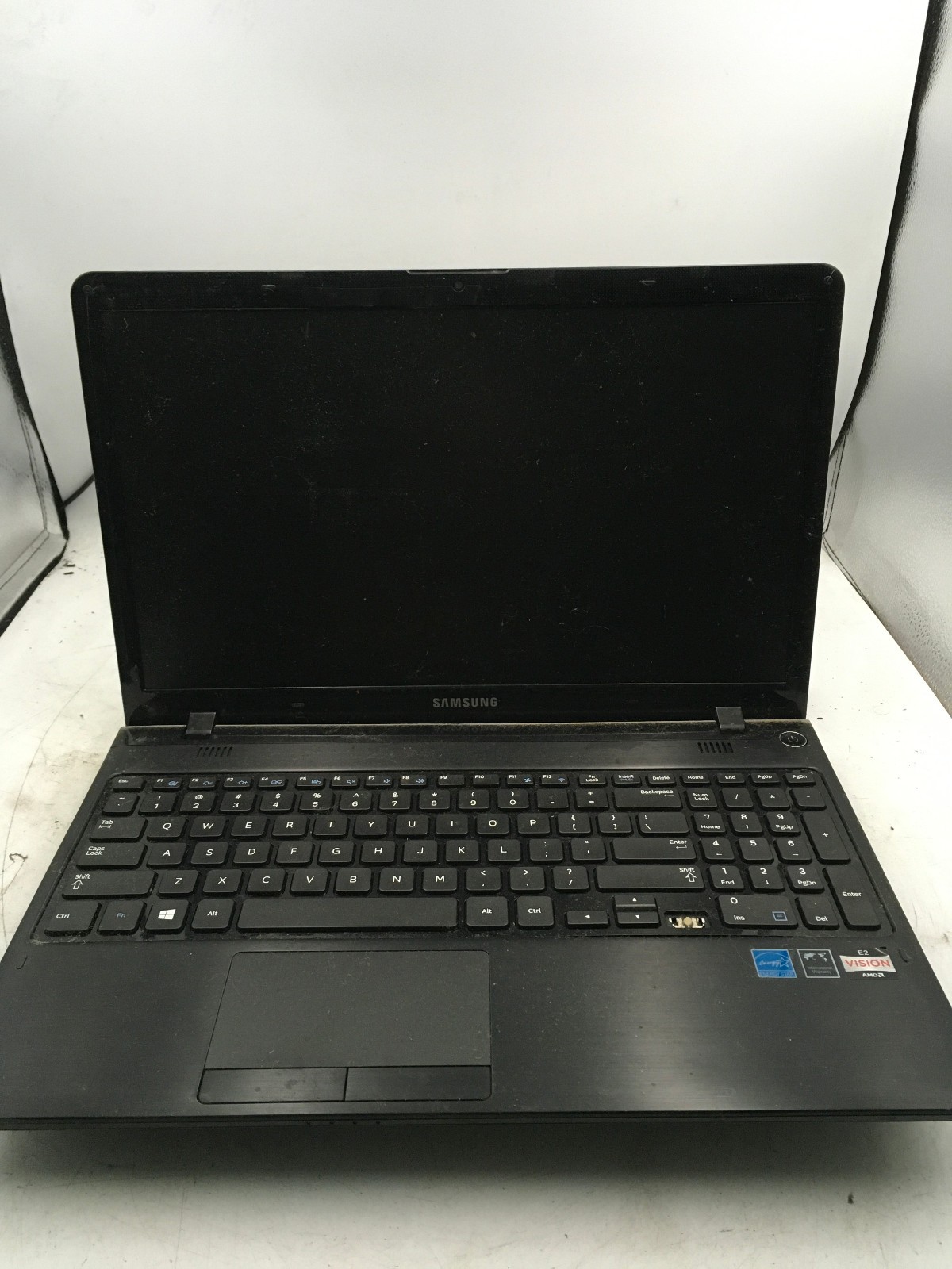 SAMSUNG NP355E5C - FOR PARTS/REPAIR - AMD E2 - NO RAM - 15" - READ DESCRIP - BB