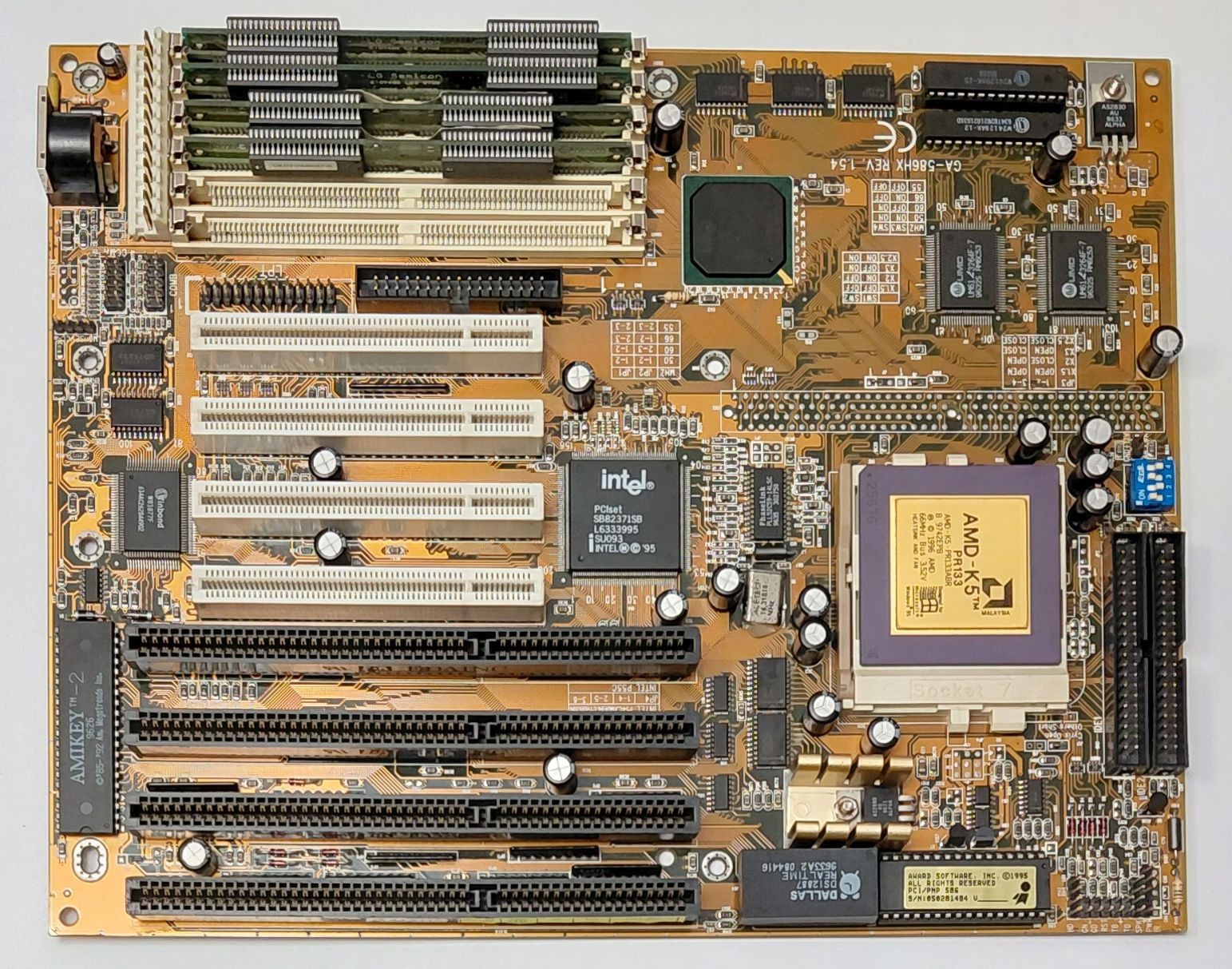 Gigabyte GA-586HX 1.54 Socket 7 ISA Retro Motherboard + AMD K5 PR133ABR + 32MB RAM