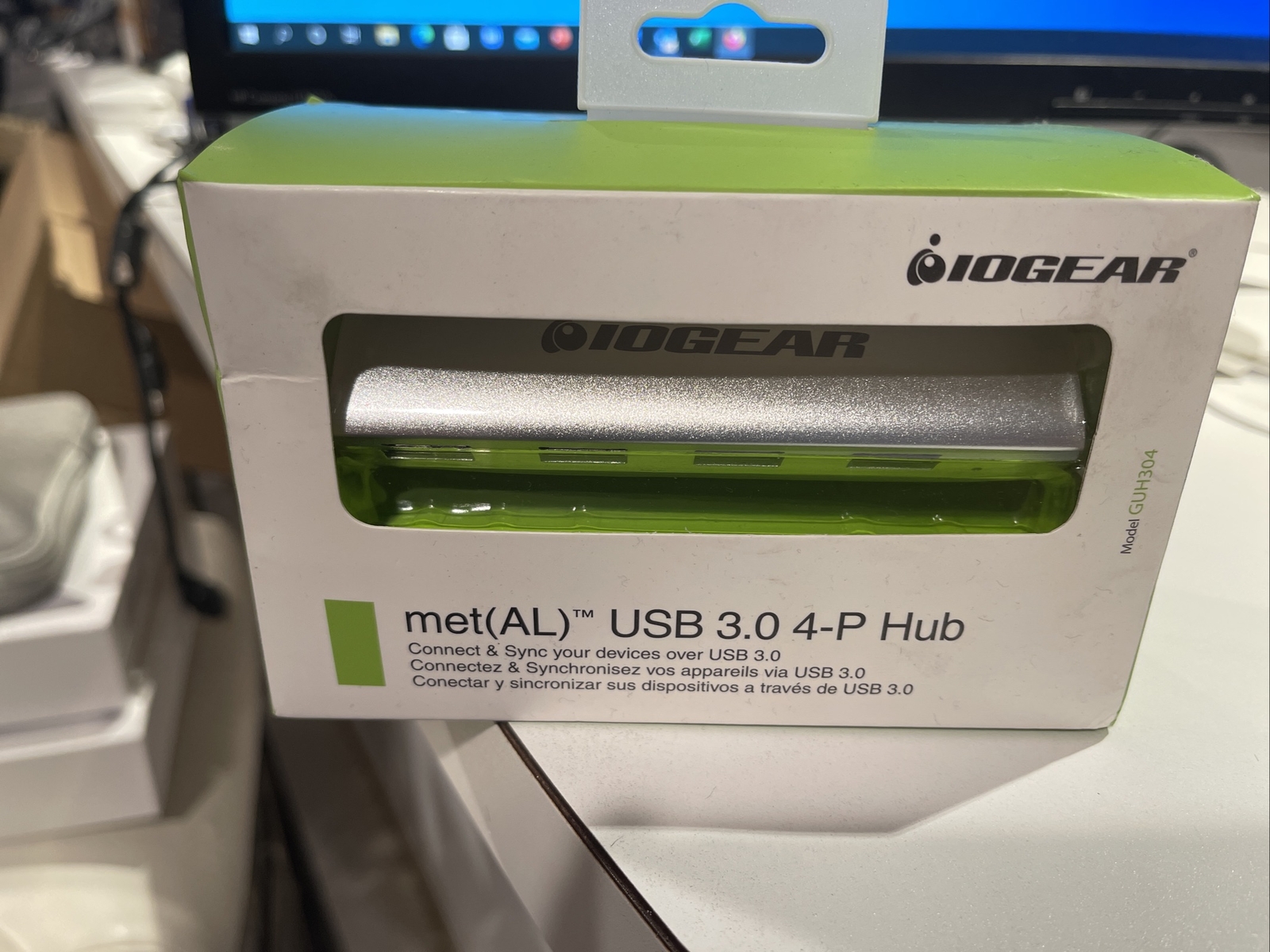 IOGEAR MET(AL) USB 3.0 4-Port Hub, GUH304 Brand New