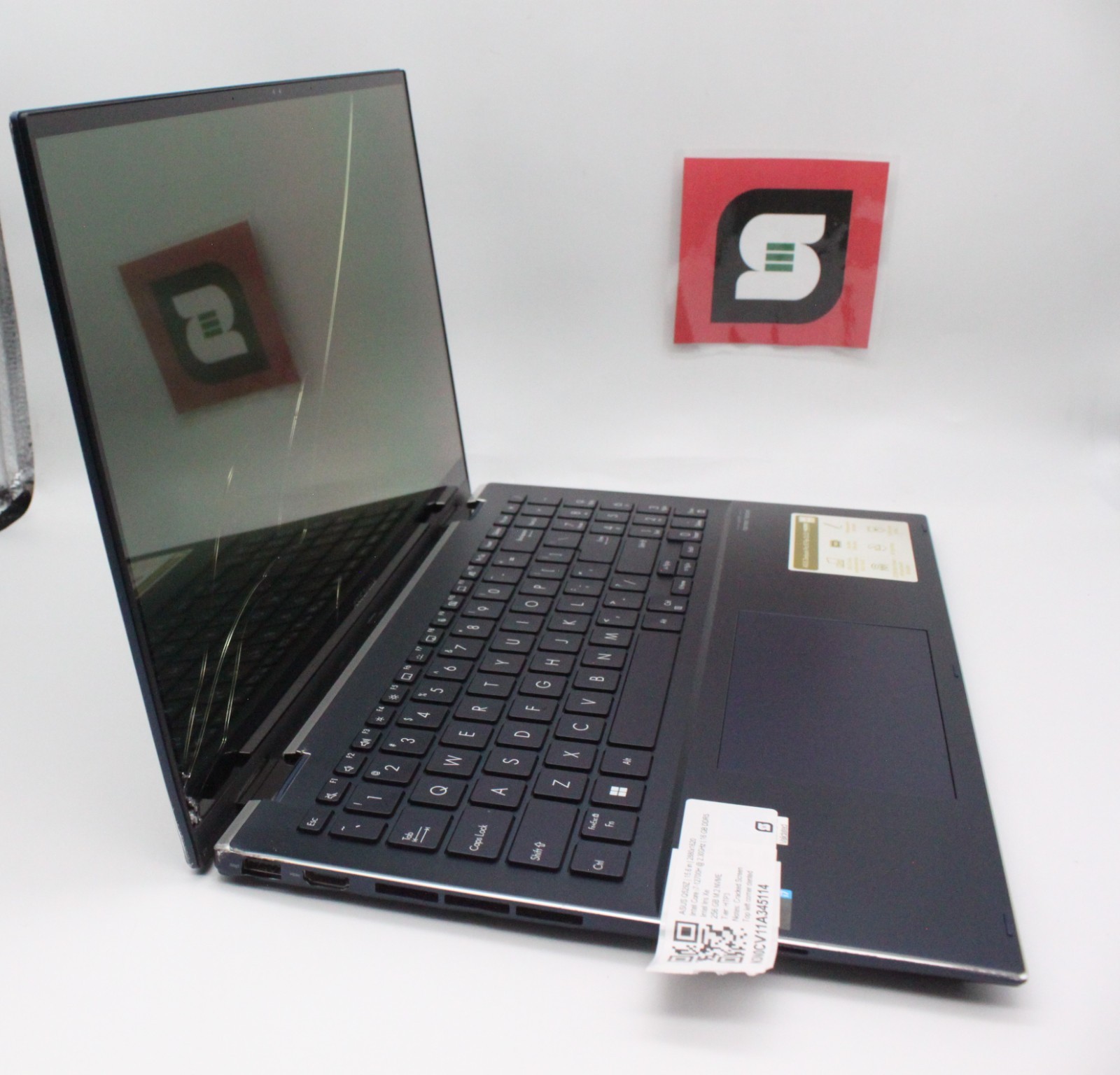 ASUS Zenbook Pro 15 TOUCH i7-12700H @ 2.3GHz 16GB DDR5 RAM 256GB SSD NO OS *READ