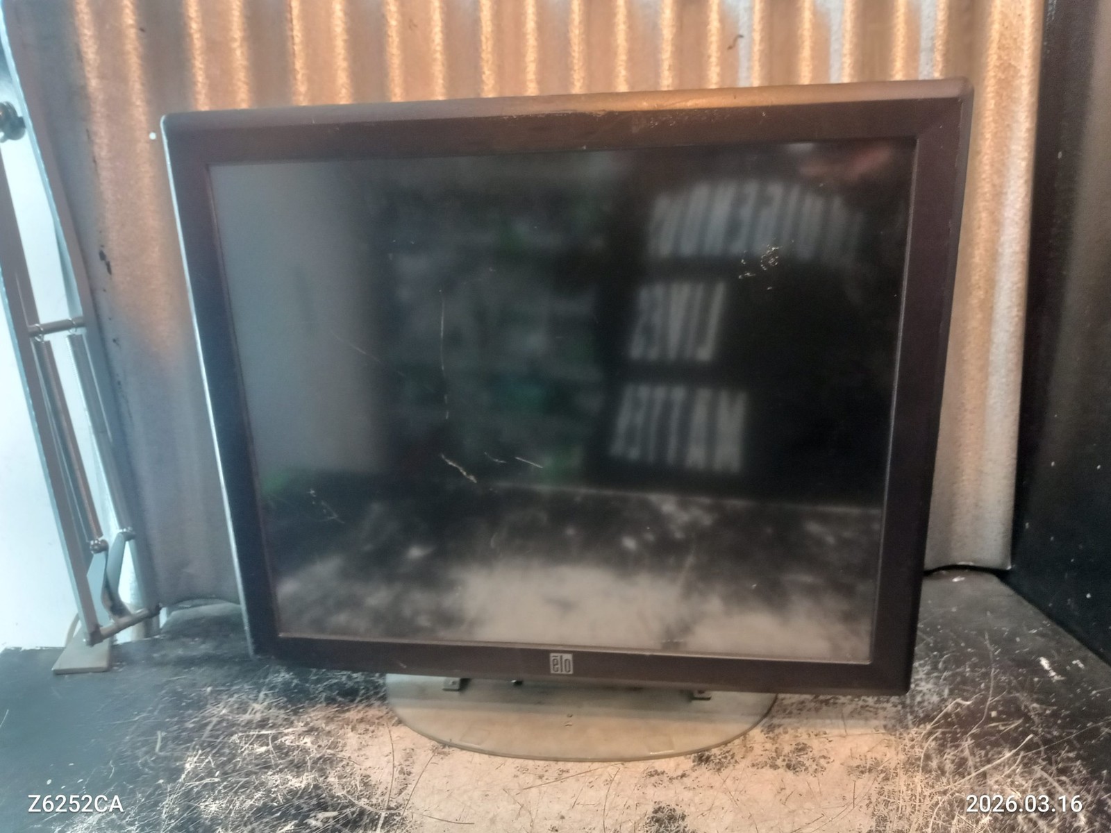 ELO Touchsystem 19" touchscreen monitor  E607608 ET1915L-7CWA-1-G- Not Tested...