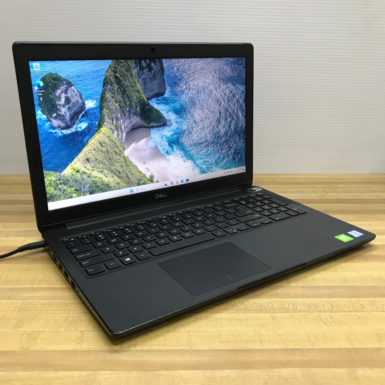 Dell Latitude 3500 15.6" Laptop i7-8565U 8GB RAM 512GB SSD (Windows 11 Pro)