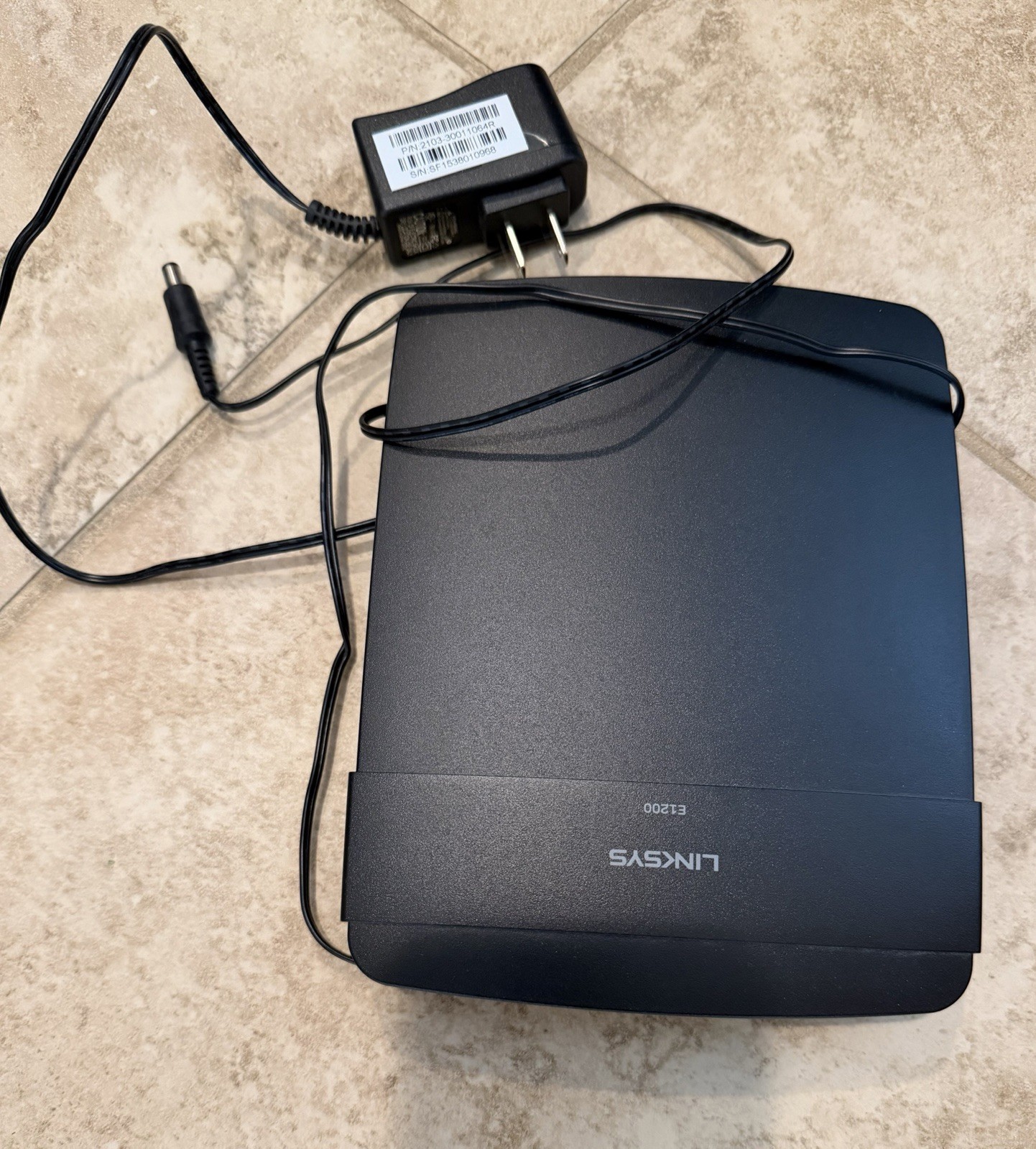 Cisco Linksys E1200 v2 Wireless N 300 Mbps 4-Port 10/100 Wifi Router With AC