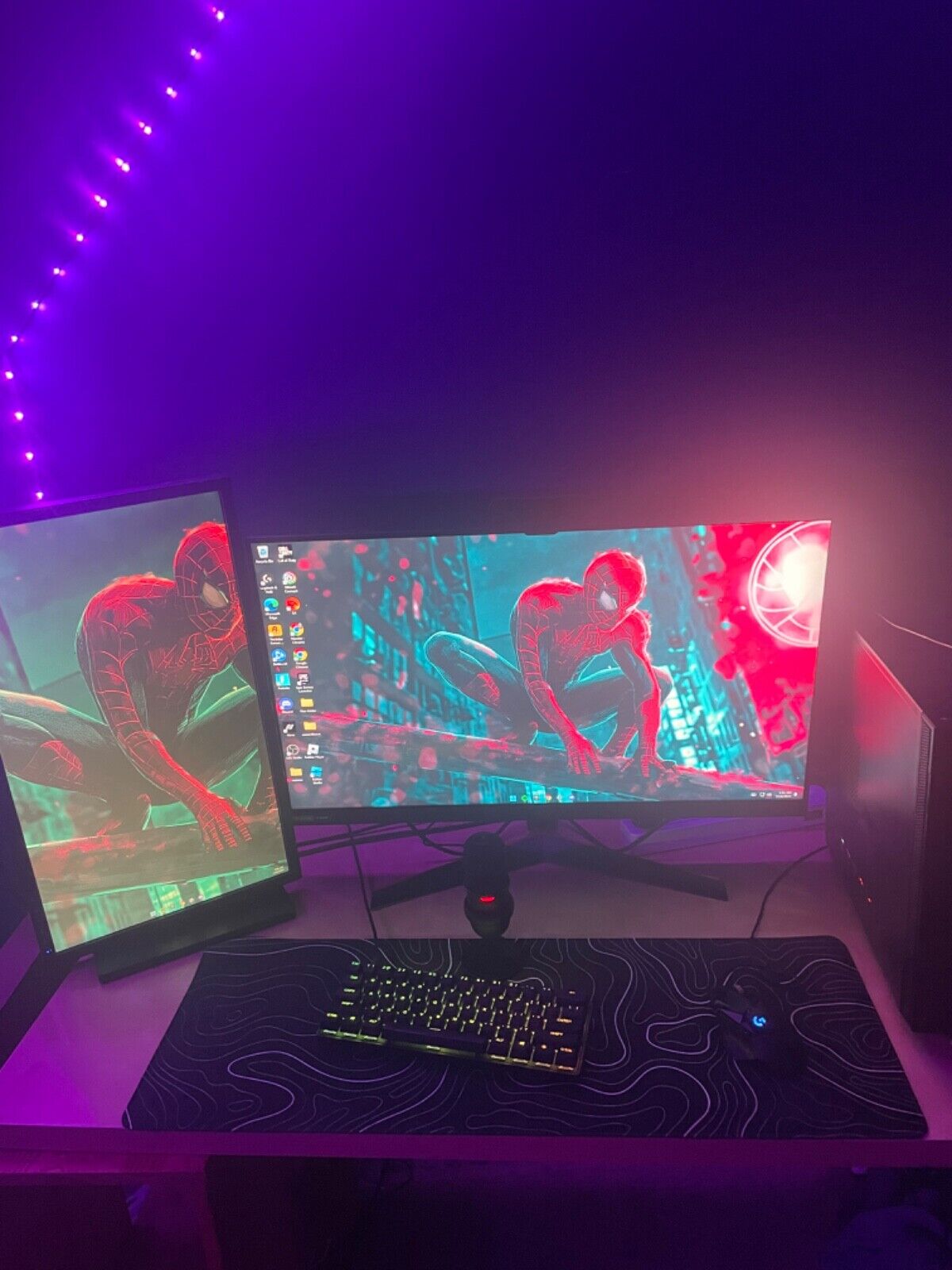 Selling COMPLETE Gaming Setup PC/TWO MONITORS/KEYBOARD/MOUSE/MIC AND MOUSEPAD