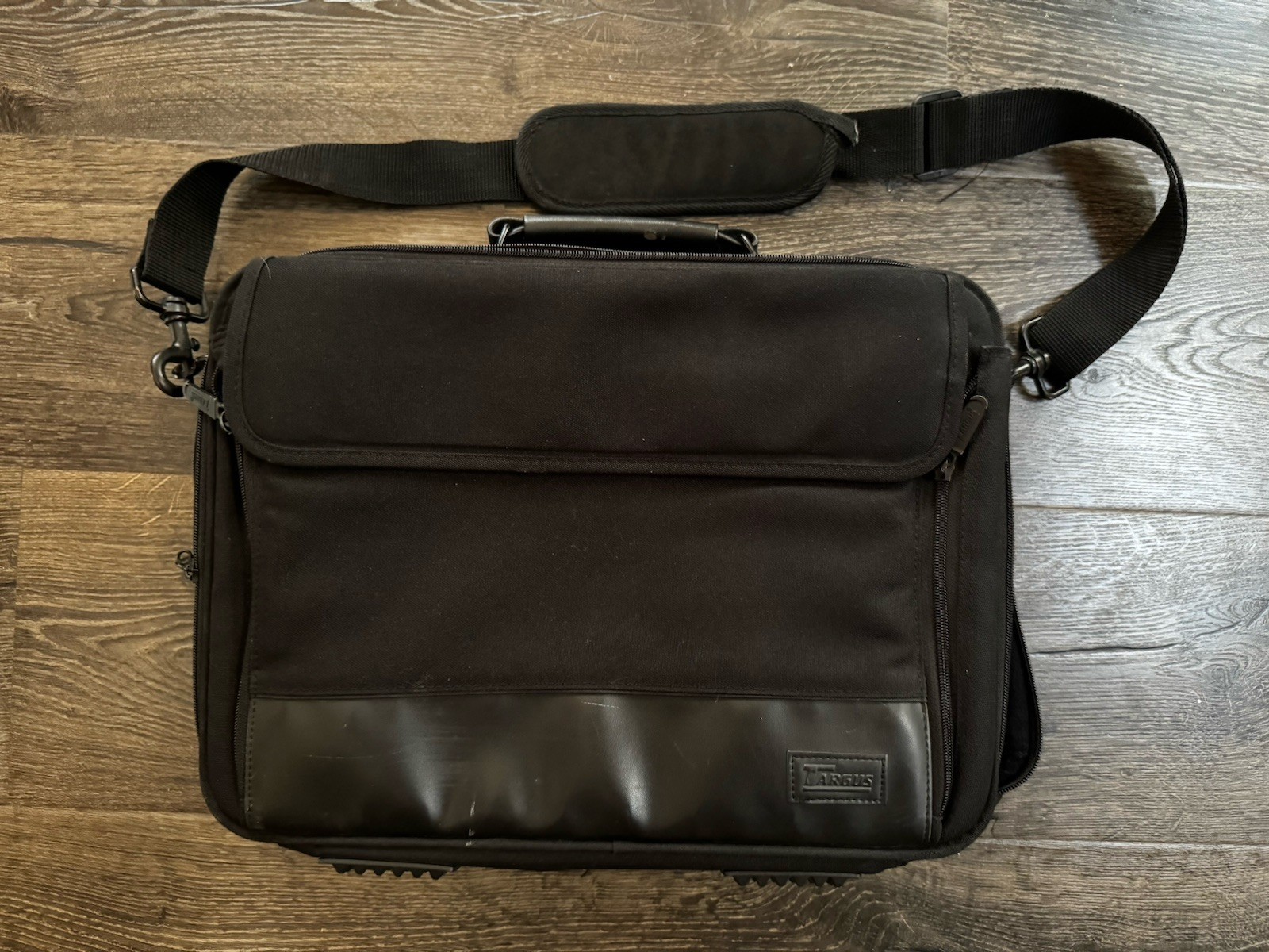 Vintage Targus Laptop Messenger Bag Briefcase Black Nylon Expandable Tech Case