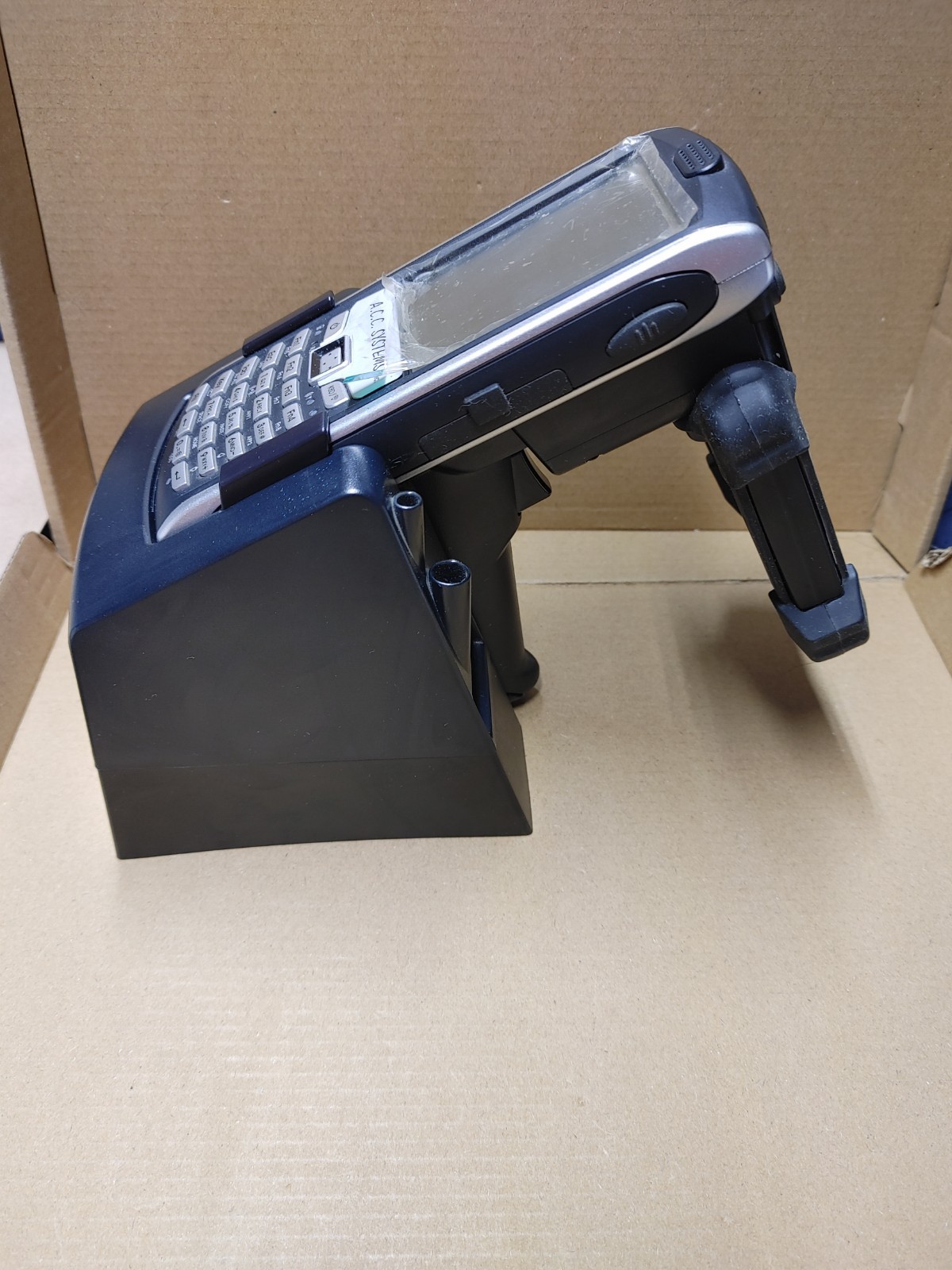 ATID AT570 UHF RFID Handheld Reader  Windows Mobile / Windows Embedded W/Dock