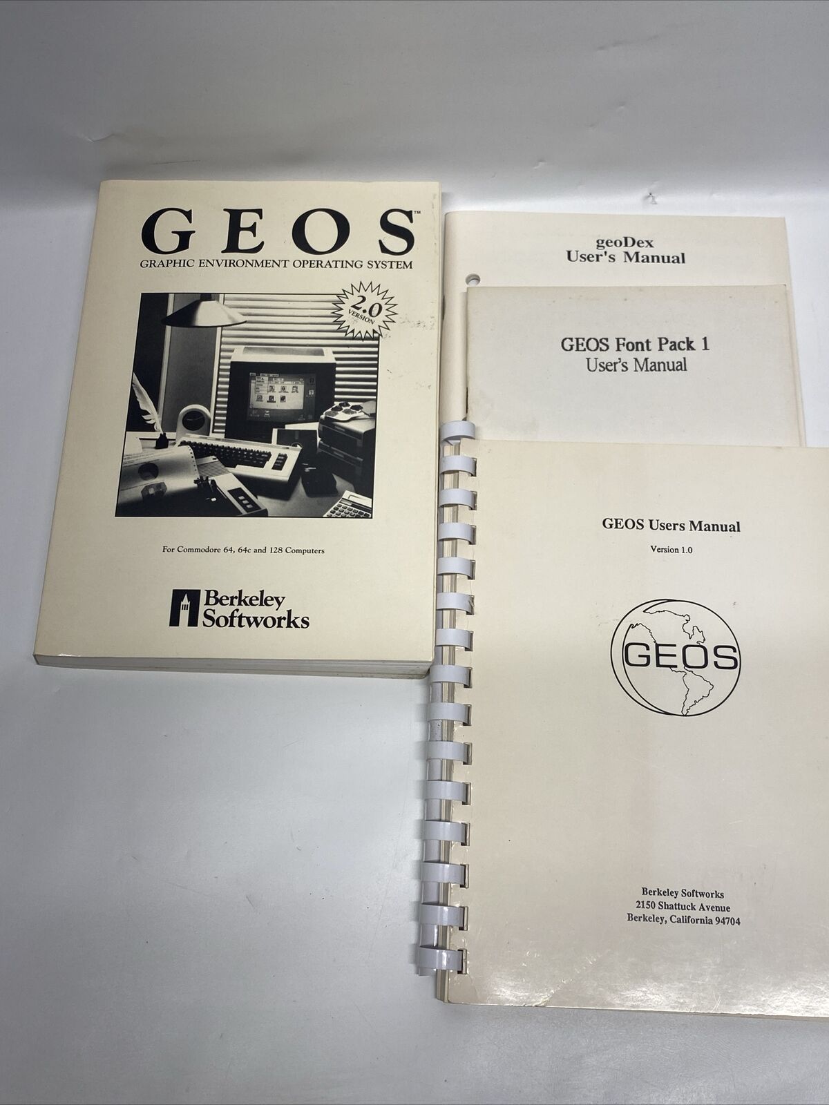 GEOS Graphic Environment Operating System Ver 2.0  Commodore 64/128 book Lot