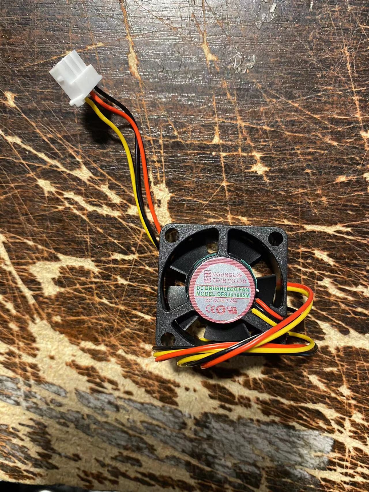 YONG LIN DFS301005M 5V 1.0 W 4010 4CM Silent Cooling Fan