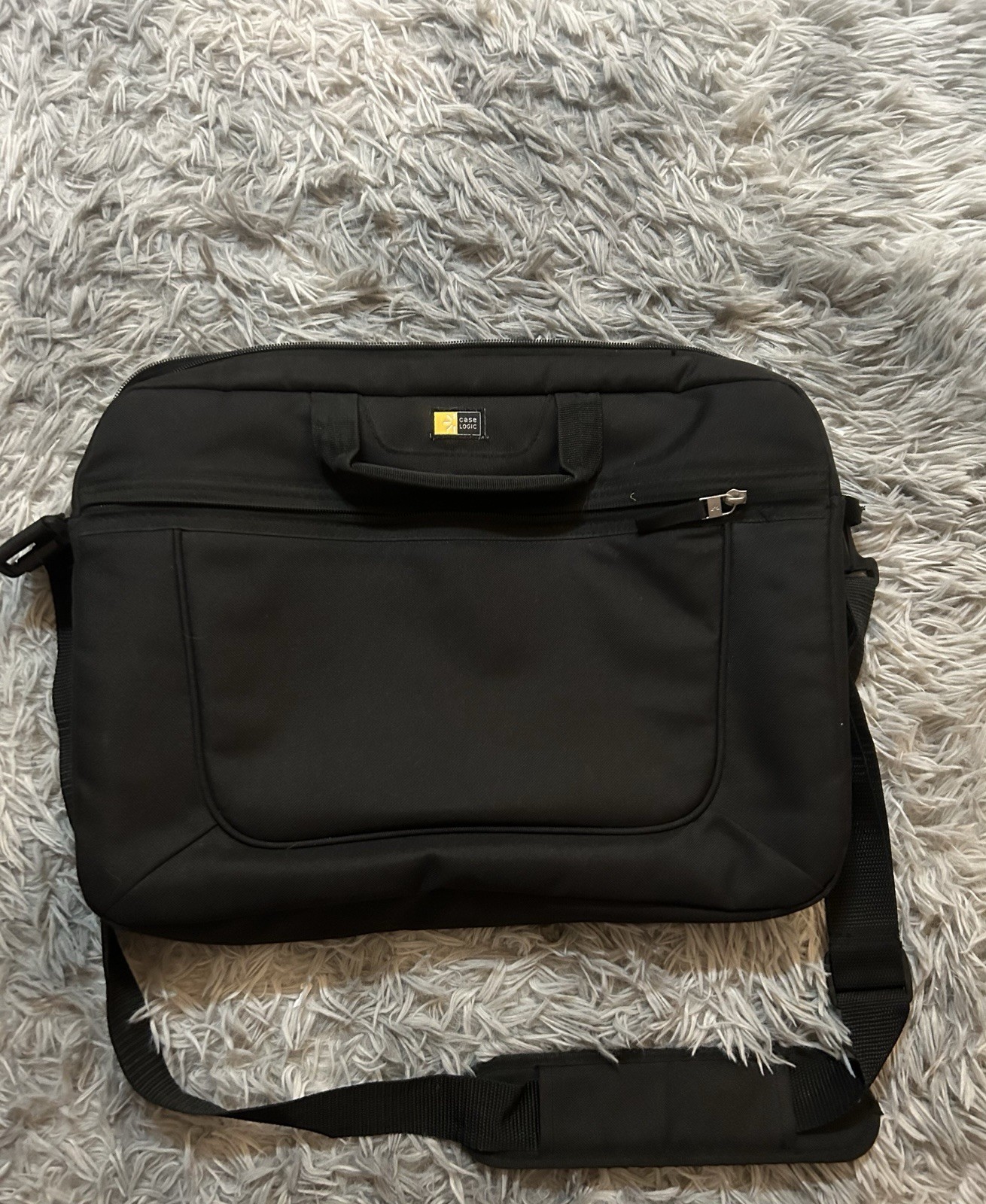 Case Logic Black 15.6 Laptop Attache - VNAI215