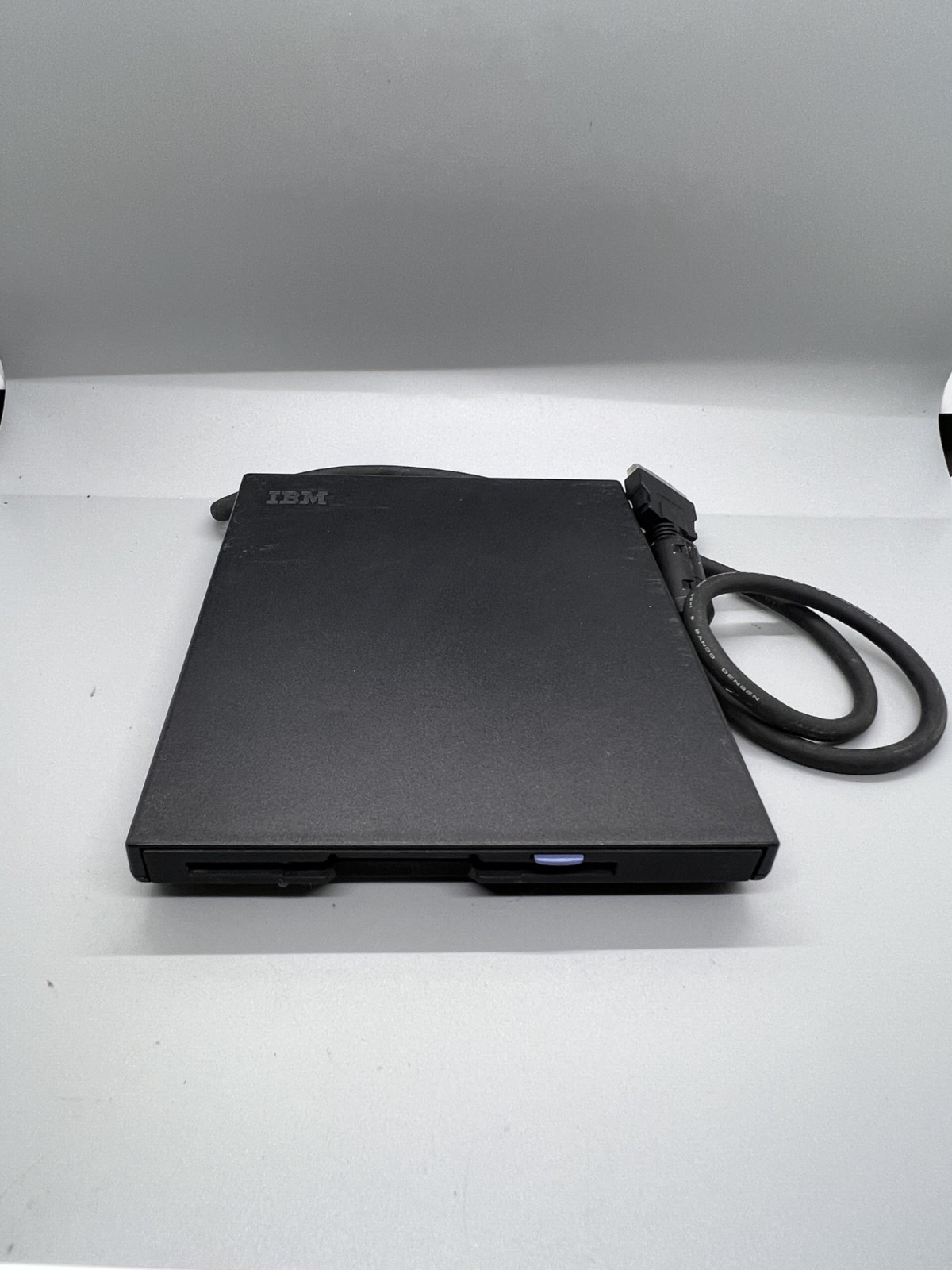 Genuine- IBM ThinkPad External 3.5” 1.44MB Floppy Disk Drive non USB- Untested
