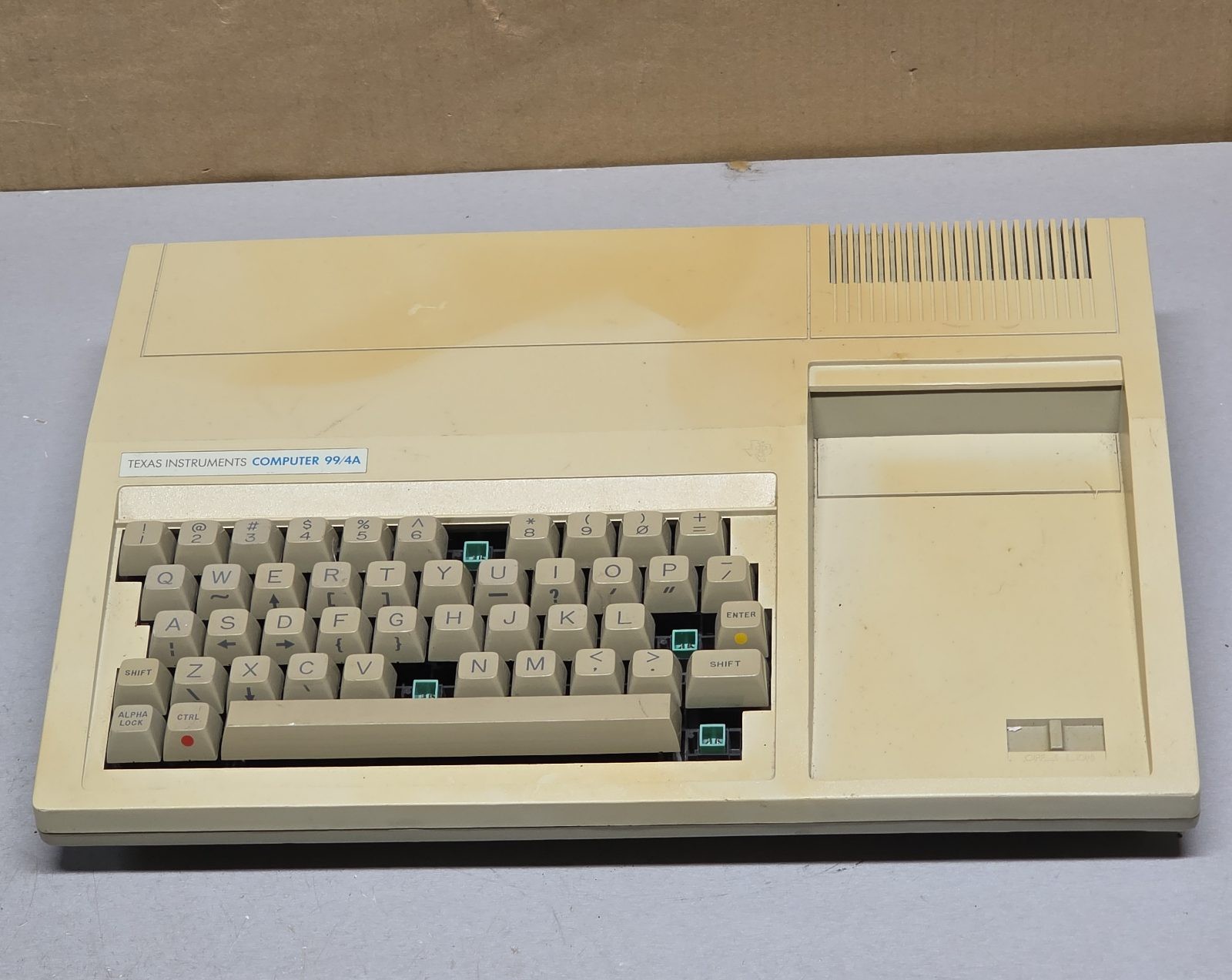 Texas Instruments TI-99/4A Home Computer Beige Console Vintage 1980s - Untested