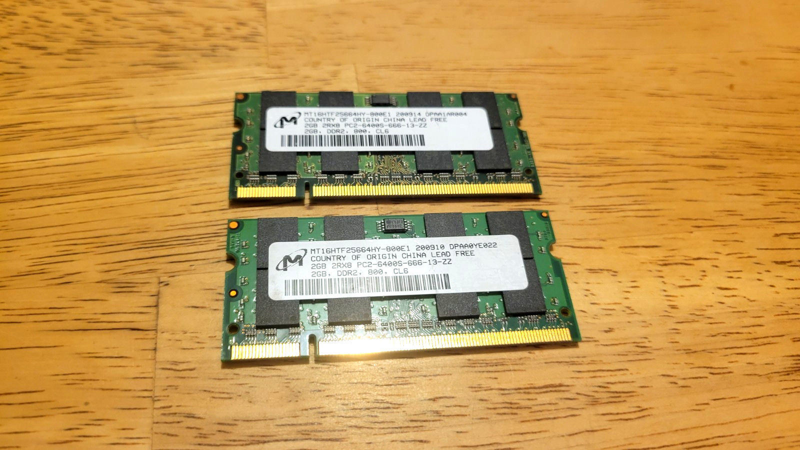 Micron 4GB (2 x 2GB) DDR2 SO-DIMM 200-pin 800 MHz PC2-6400S Laptop RAM
