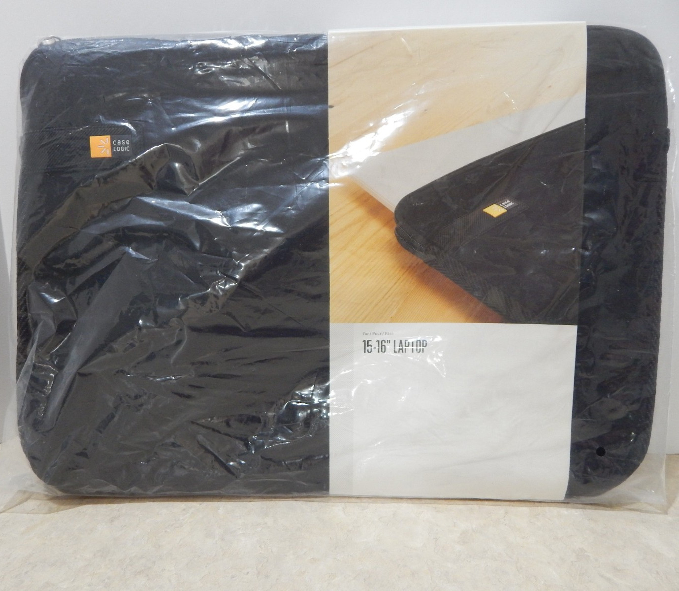 Case Logic 15.6" Dark Black Computer Laptop Case Sleeve New LAPS 116