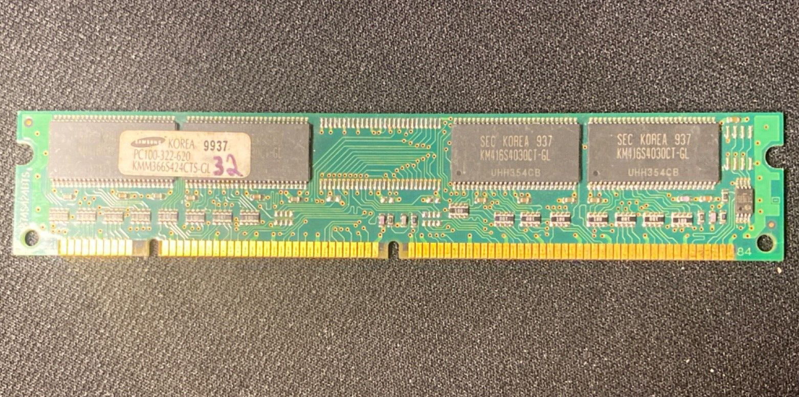 Samsung PC100-322-620 KMM366S424CTS-GL 32mb Computer Memory