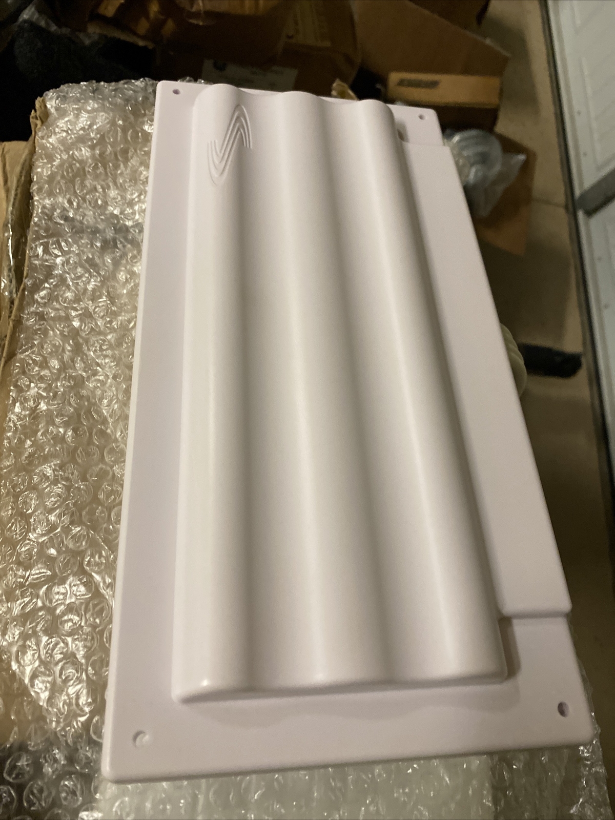 TERRAWAVE M6060070P23602T - 2.4-2.5/5.1-5.85GHz 6/7dBi Diversity Patch Antenna