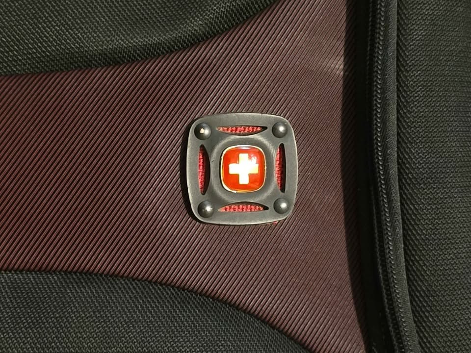 Wenger SwissGear Laptop Briefcase Messenger Bag Black Red Business Travel Comput