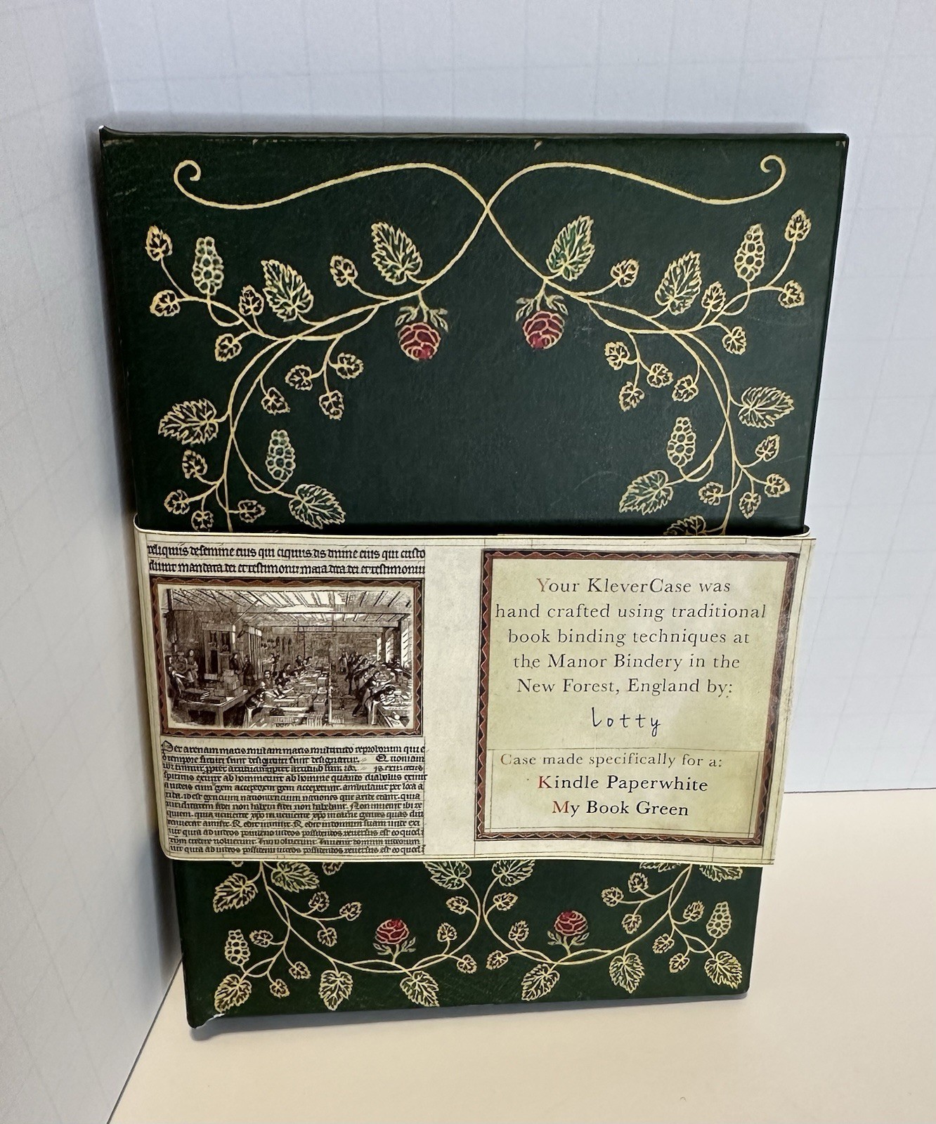 Universal Book Cover for eReader Devices with 6 to 6.8 Inch Screen.