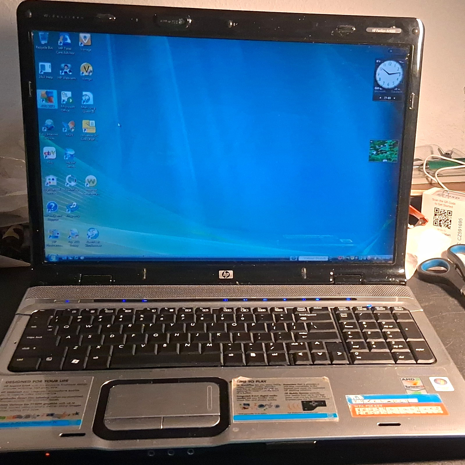 HP Pavilion dv9610us 17in AMD Turion 64 X2 2GB 160GB Vista WiFi Webcam