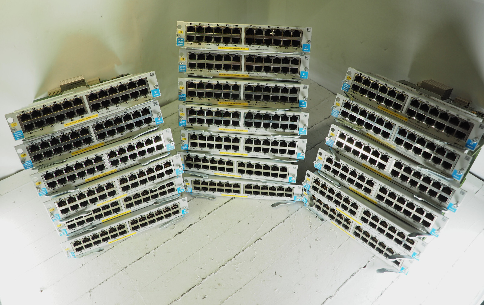 Lot of 19 HP ProCurve (J8702A) 24-Ports-Ports Plug-in Module Ethernet Switch