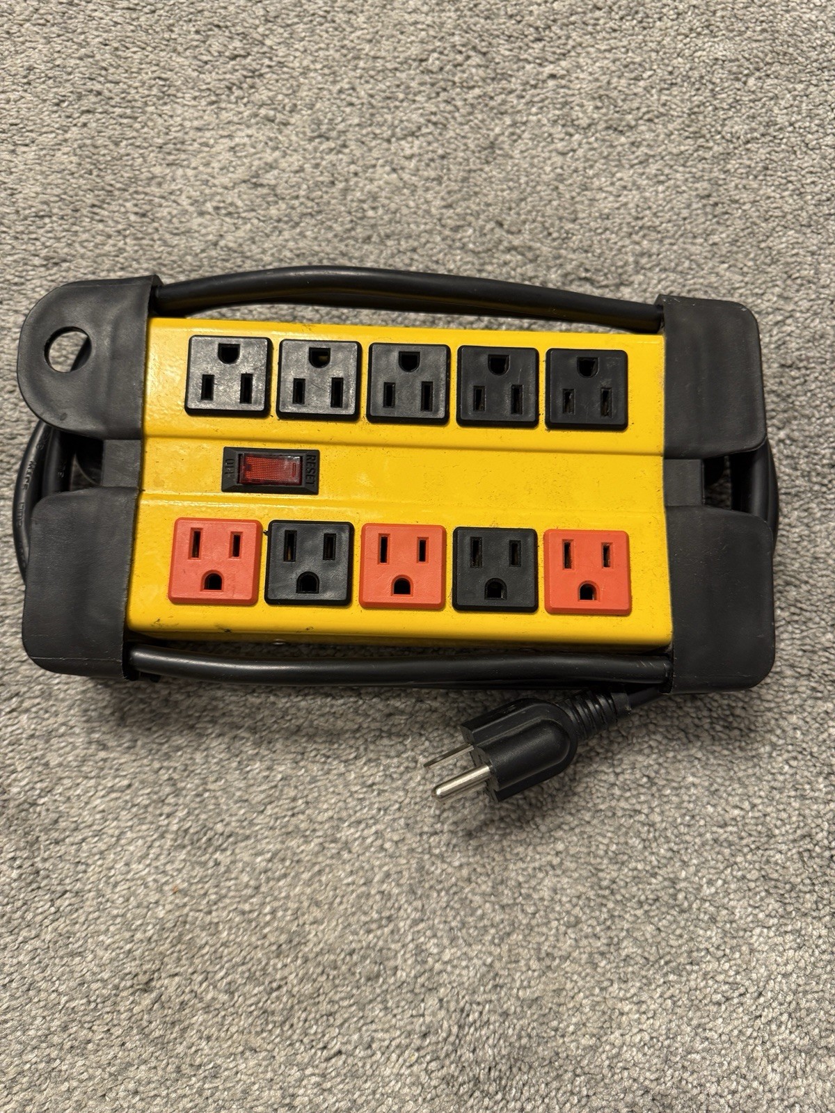 Century Wire & Cable D155510YW Heavy Duty 10-Outlet Power Strip 15A 125V
