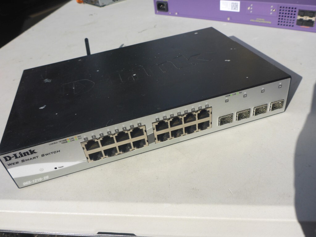 AU SELLER D-Link DGS-1210-20 20-Port Gig WebSmart Switch W/ 16 UTP + 4 SFP Ports
