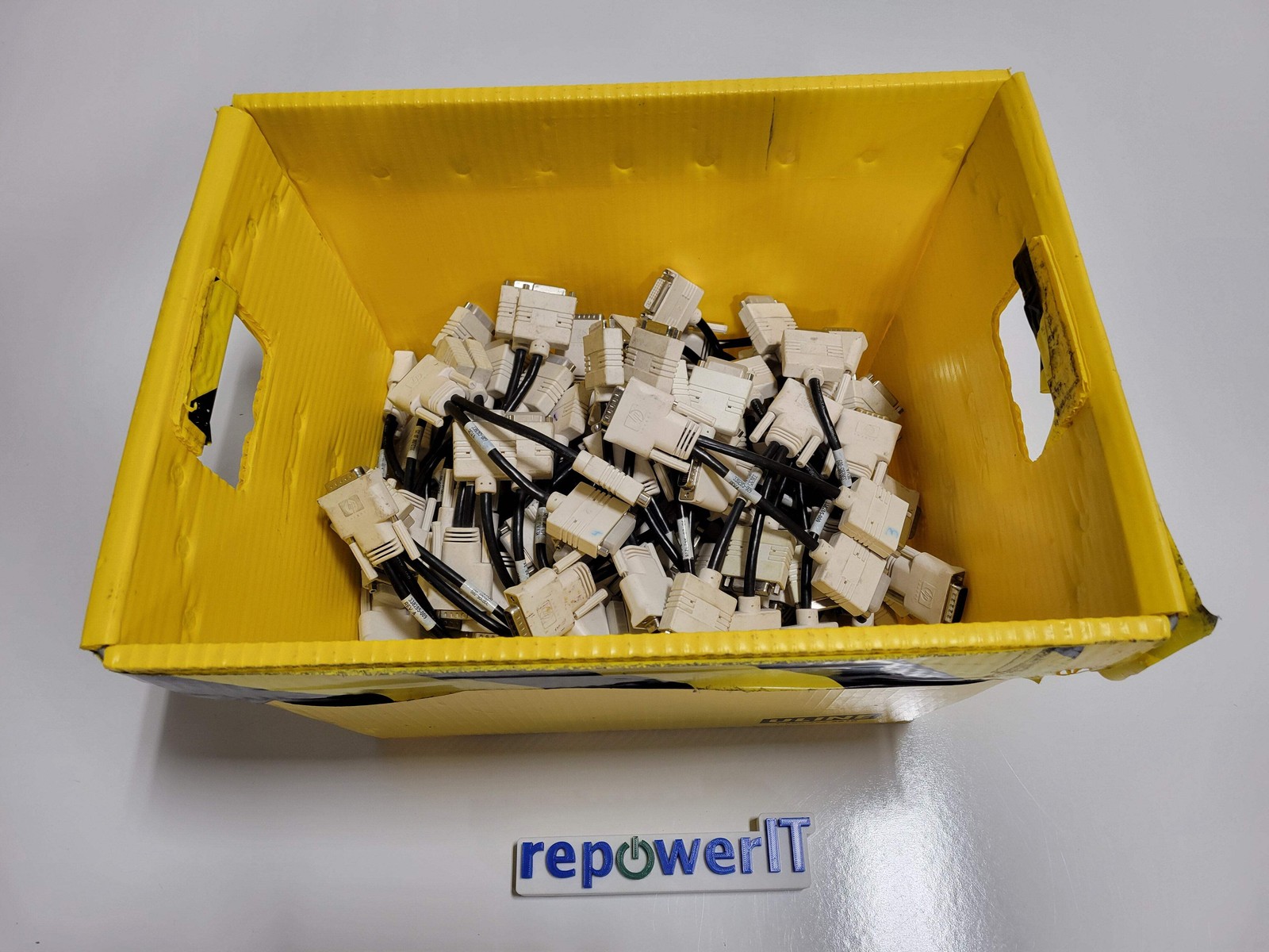 Lot of 56x HP 338285-009 DMS-59 to Dual DVI Splitter Cables USED