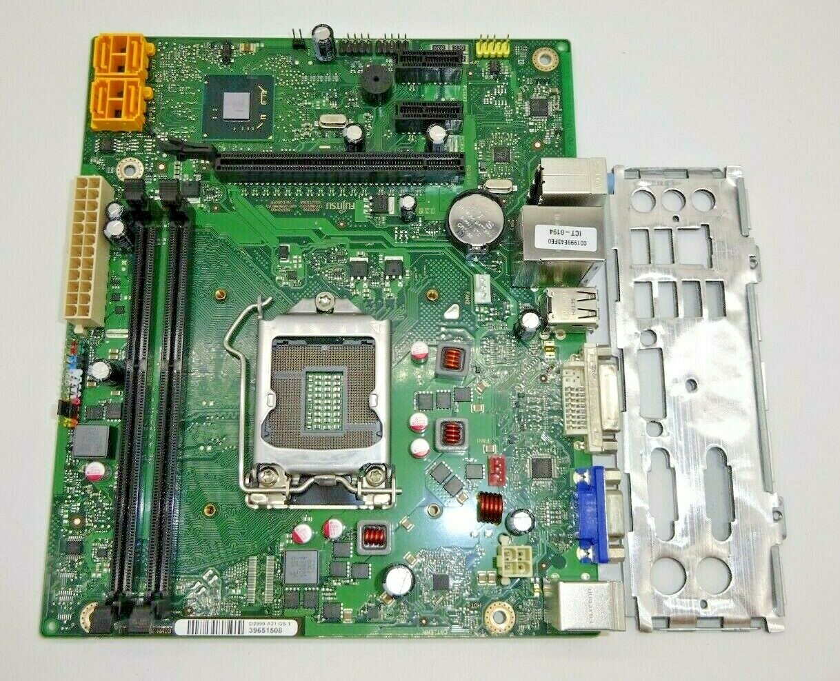 Fujitsu D2990-A21 GS1 DDR3 - mATX - Socket 1155 - with I/O Shield #M609