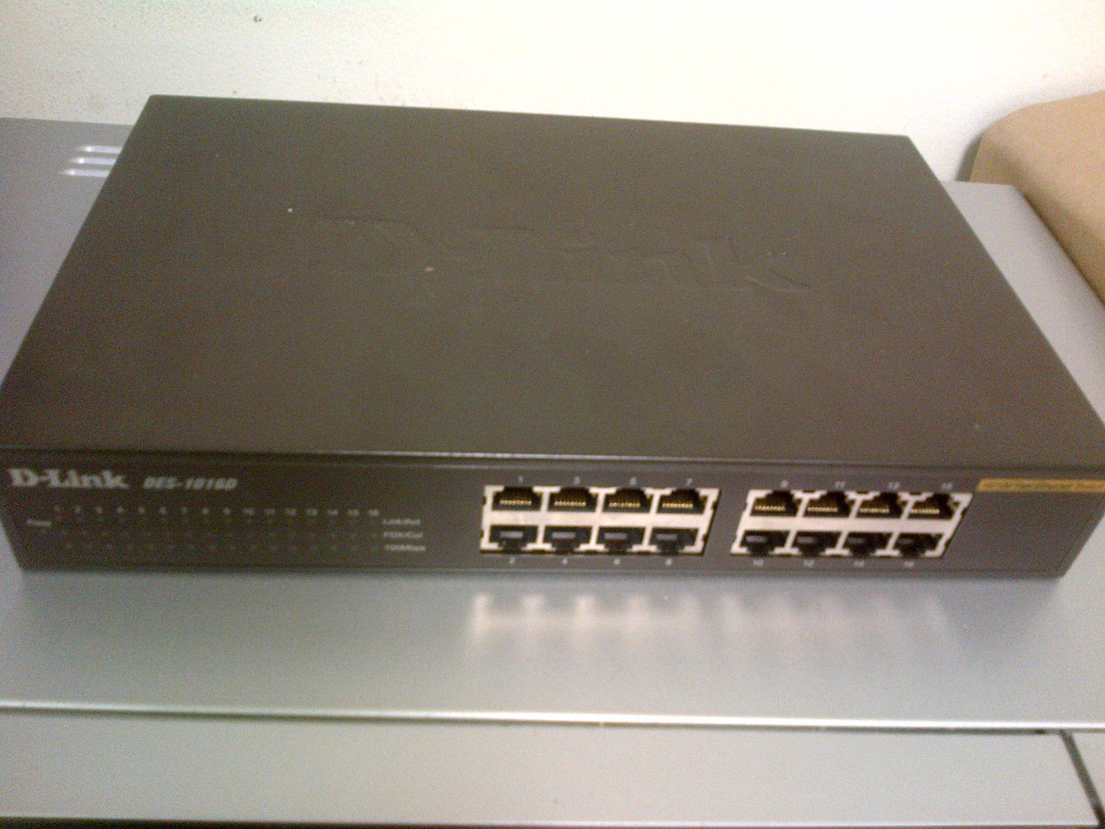 D-Link DES-1016D 16-Port 10/100Mbps Ethernet Network Switch