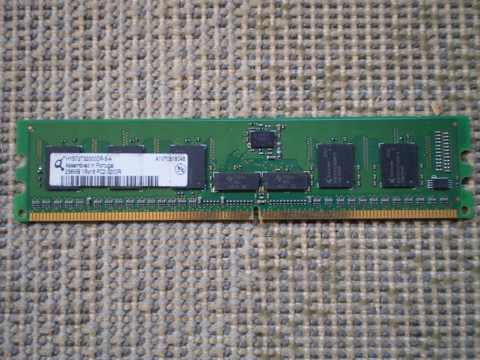 Qimonda 256MB 1Rx16 PC2-3200R DDR2-400 ECC SDRAM RDIMM HYS72T32000DR-5-A