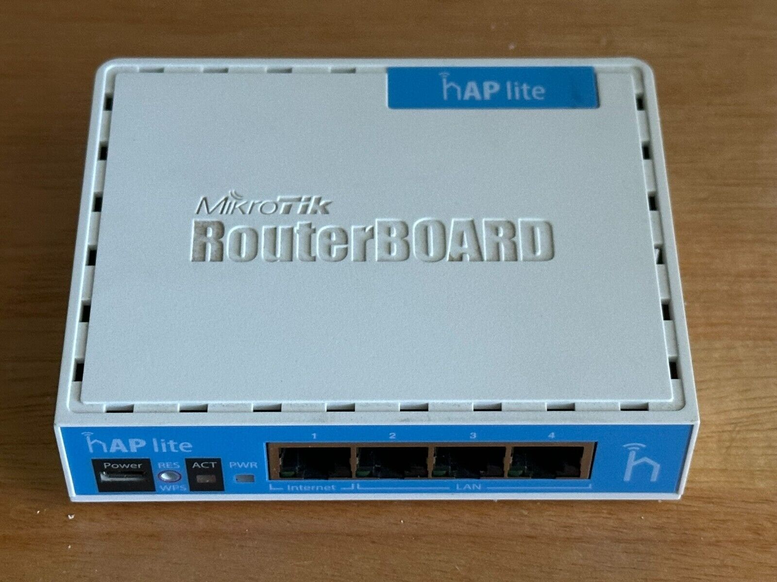 Mikrotik hAP Lite Routerboard RB941-2nD Wireless N 4xPort Router RouterOS L