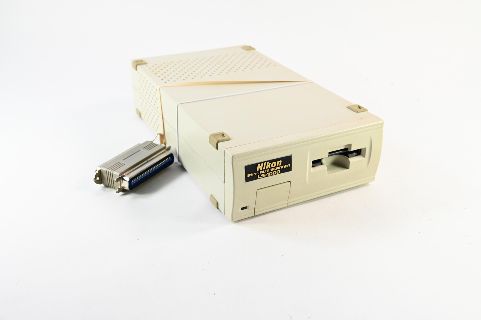 Nikon LS-1000 Supercoolscan 35mm Film/Slide Scanner #G303