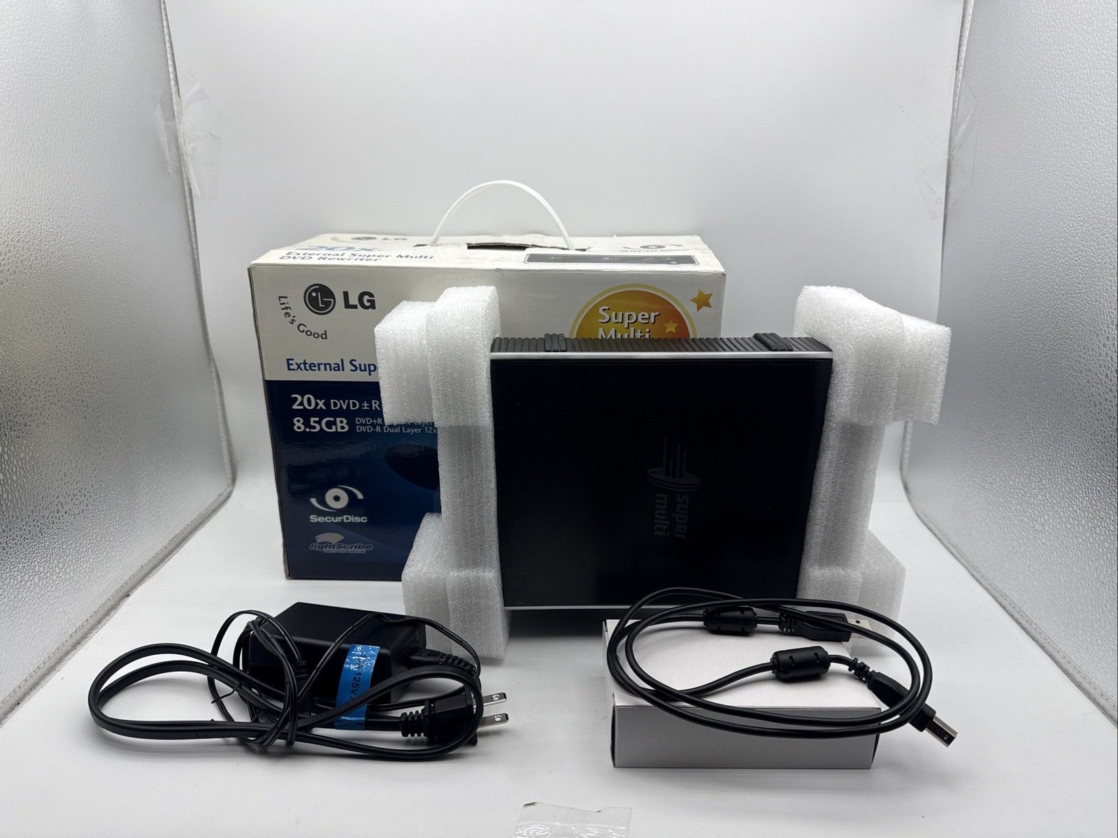 LG GE20LU10 External DVD RW Drive 20X USB LightScribe SecurDisc