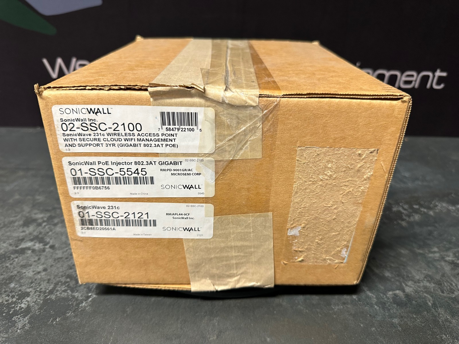 SonicWall SonicWave 231c Wireless Access Point 02-SSC-2100 w/ PoE Injector Open 