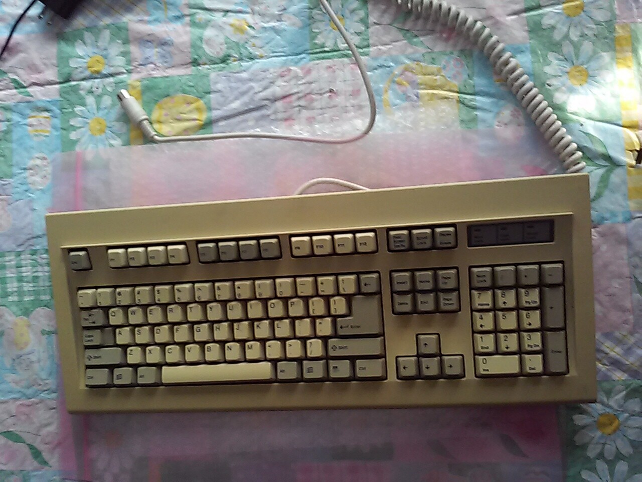 VINTAGE MITSUMI ELECTRIC CO KEYBOARD UNIT MODEL KPQ-E99YC YELLOWED ON FRONT 