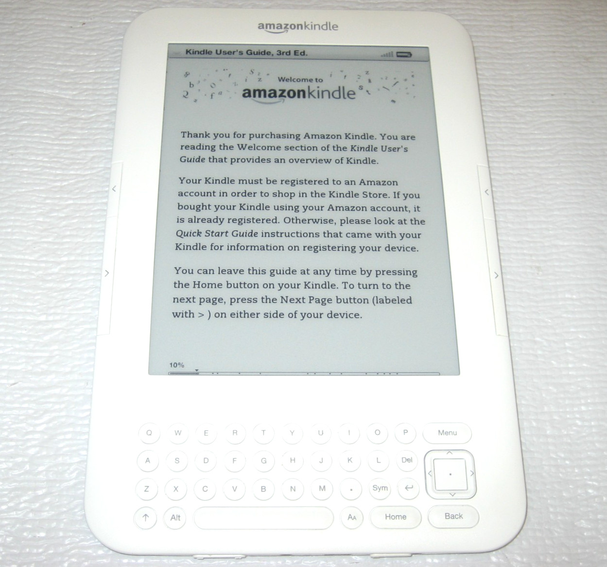 Amazon Kindle Keyboard 3, Wi-Fi, 6" 4GB, D00901 3rd Generation -White
