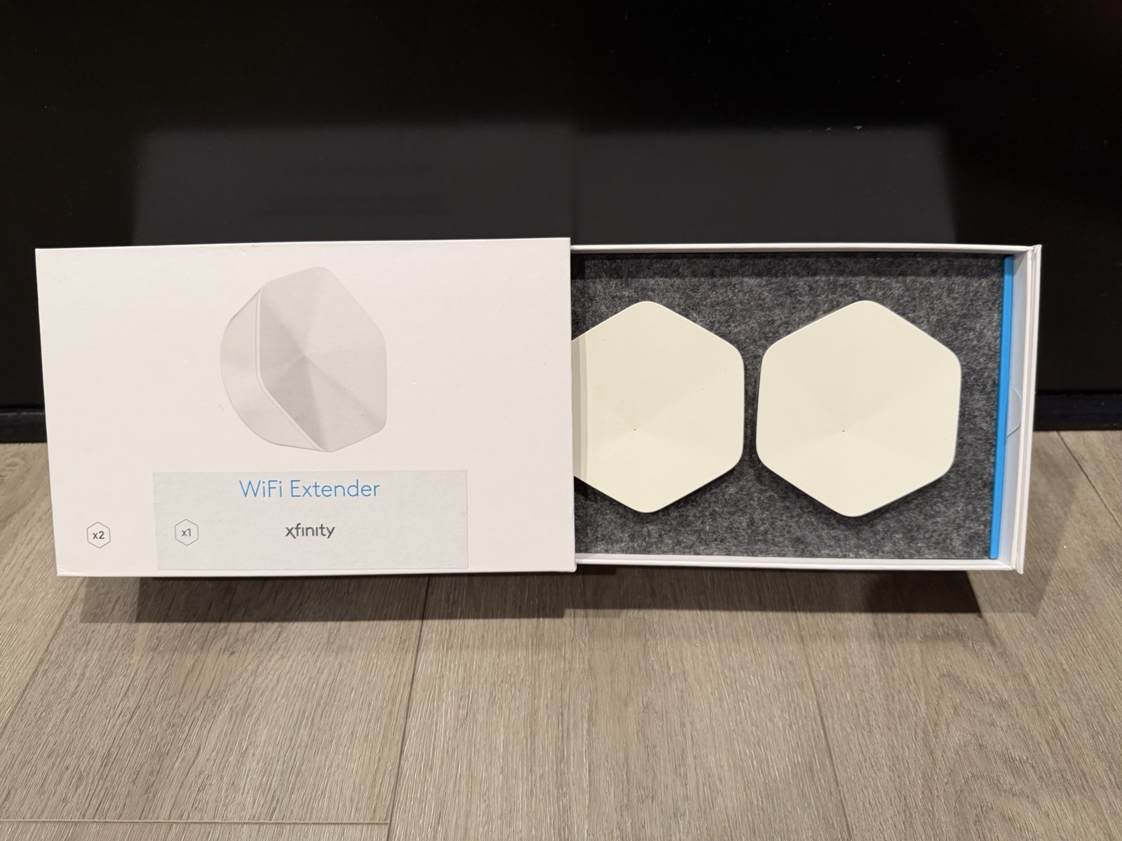 XFINITY XE2-SG 2nd Generation XFI Pod WiFi Extender Repeater Set of 2 NOB
