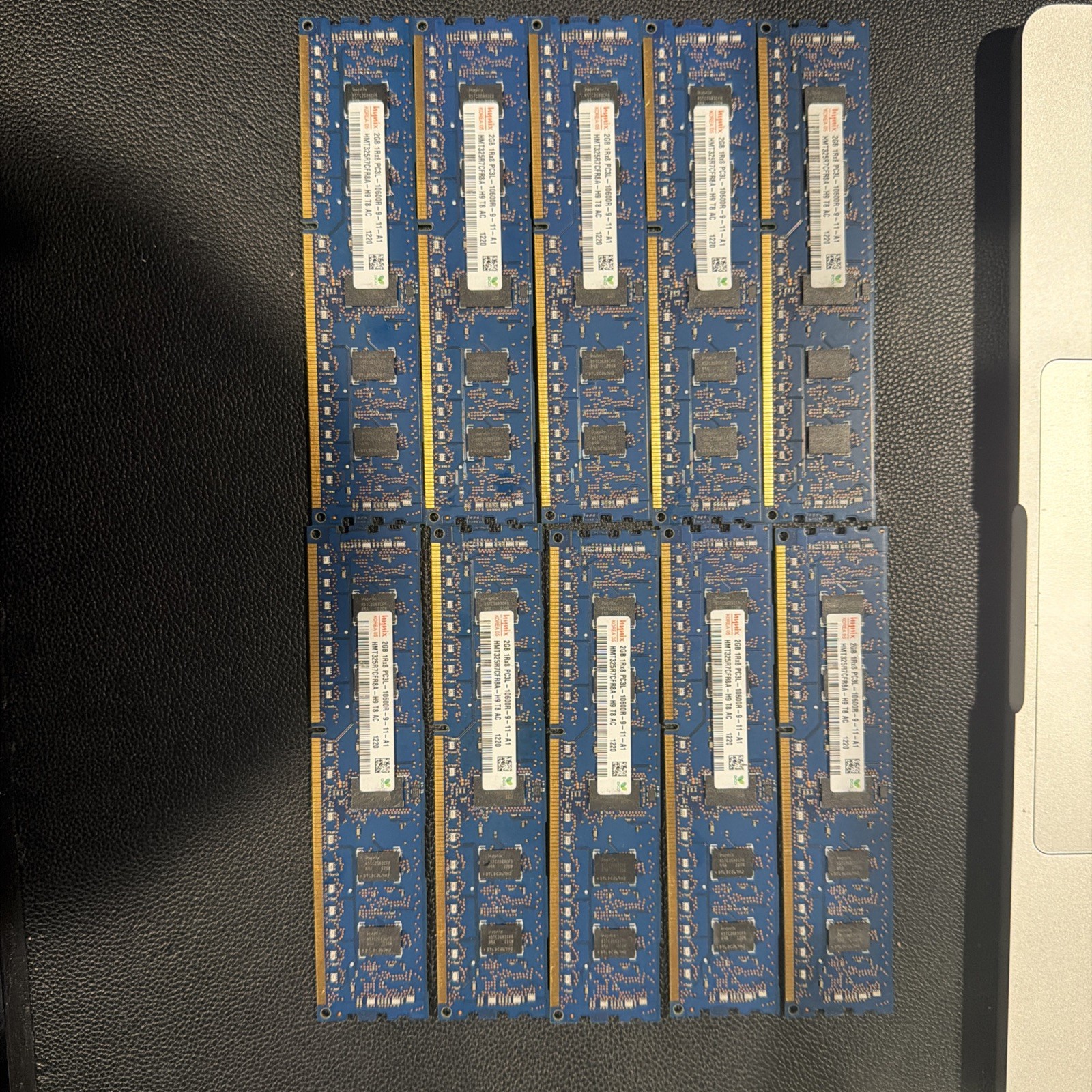 Hynix HMT325U6CFR8C-PB 2GB PC3-12800U-11-11-A1 1Rx8 1600MHz 240pin DIMM Lot 10