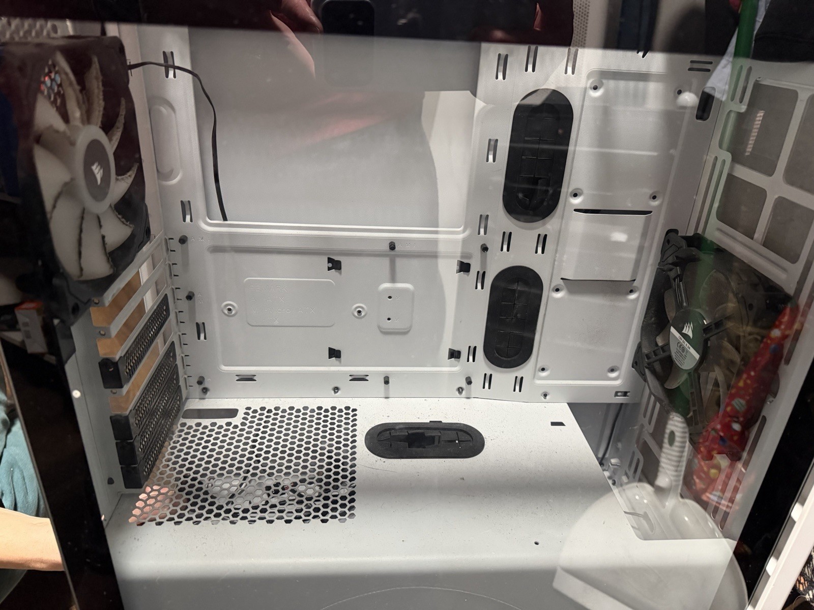 Corsair 275R Airflow Tempered Glass Mid-Tower Gaming Case - White