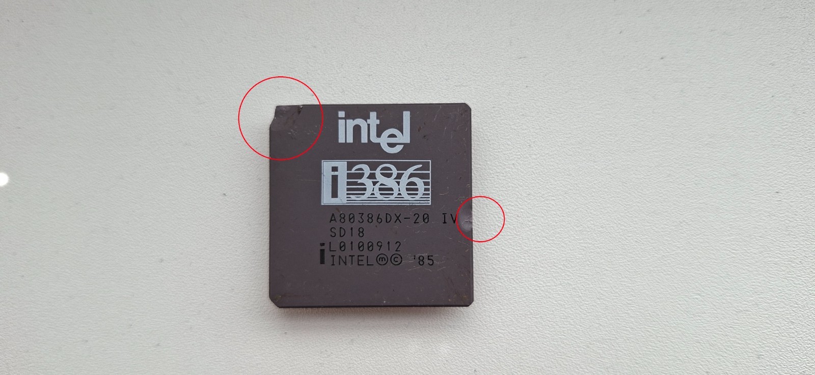 Intel A80386DX-20 IV SD18 very rare SD18 old Intel logo vintage CPU GOLD chipped