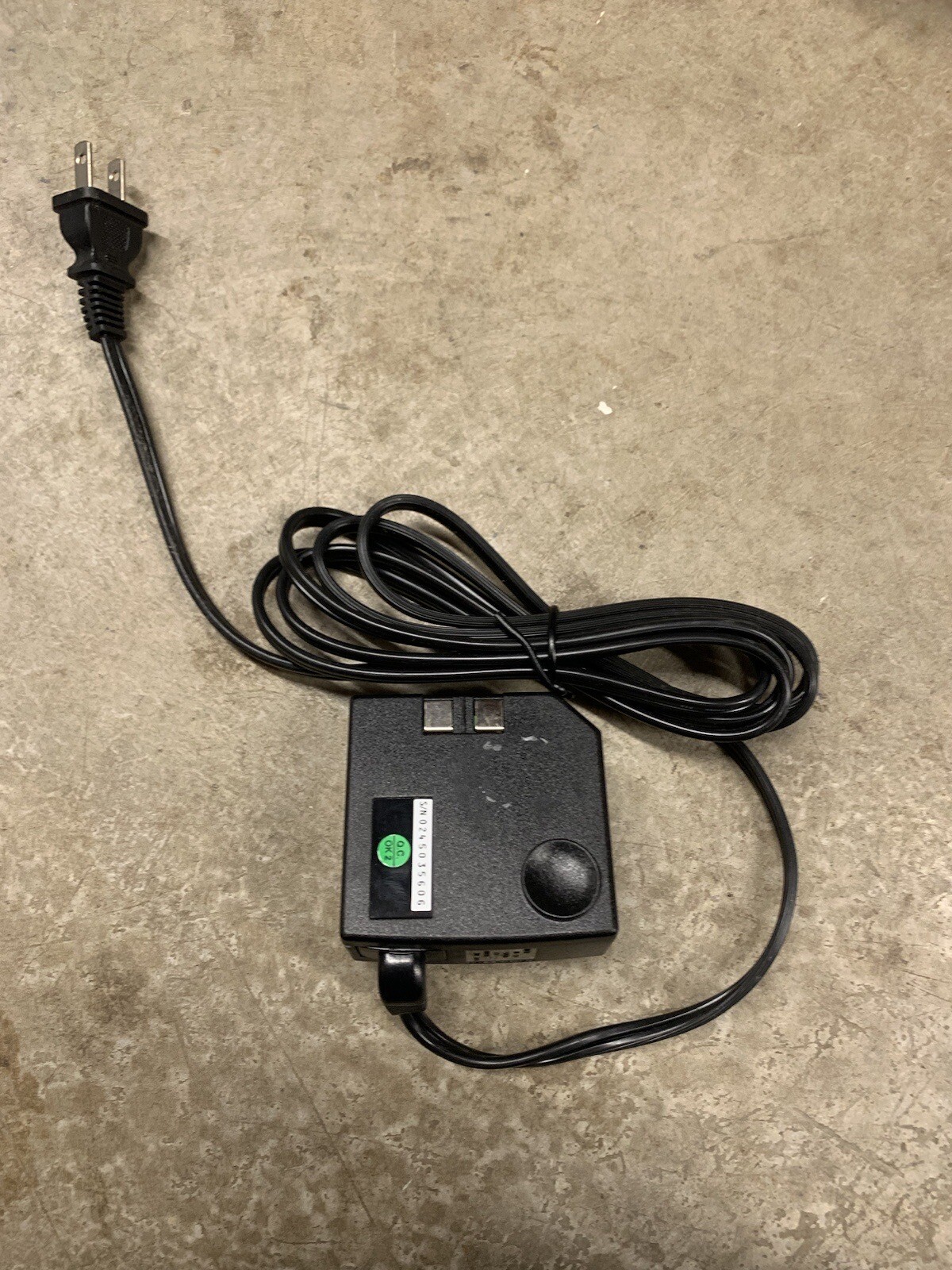 Skynet AC Adapter Part No: 15J0300. Model DAD-3004. 