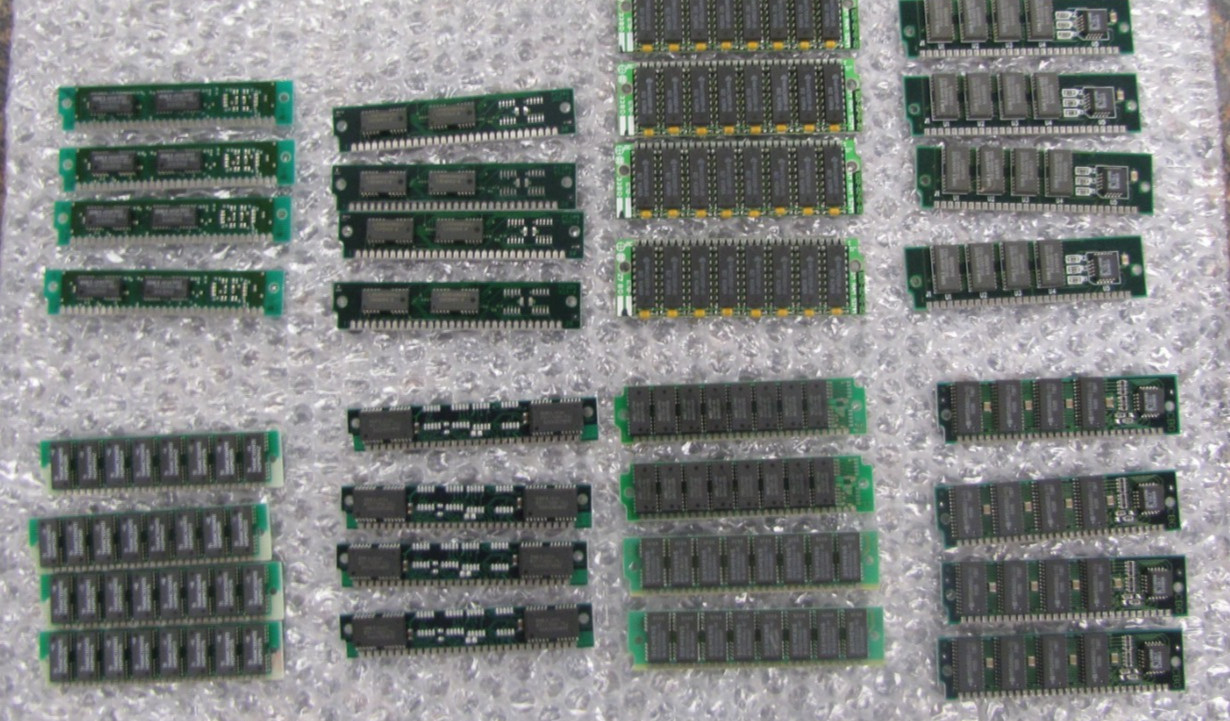 Lot (32) Sticks of RAM for an Apple Computer Macintosh IIci -42MB TOTAL-NJ16