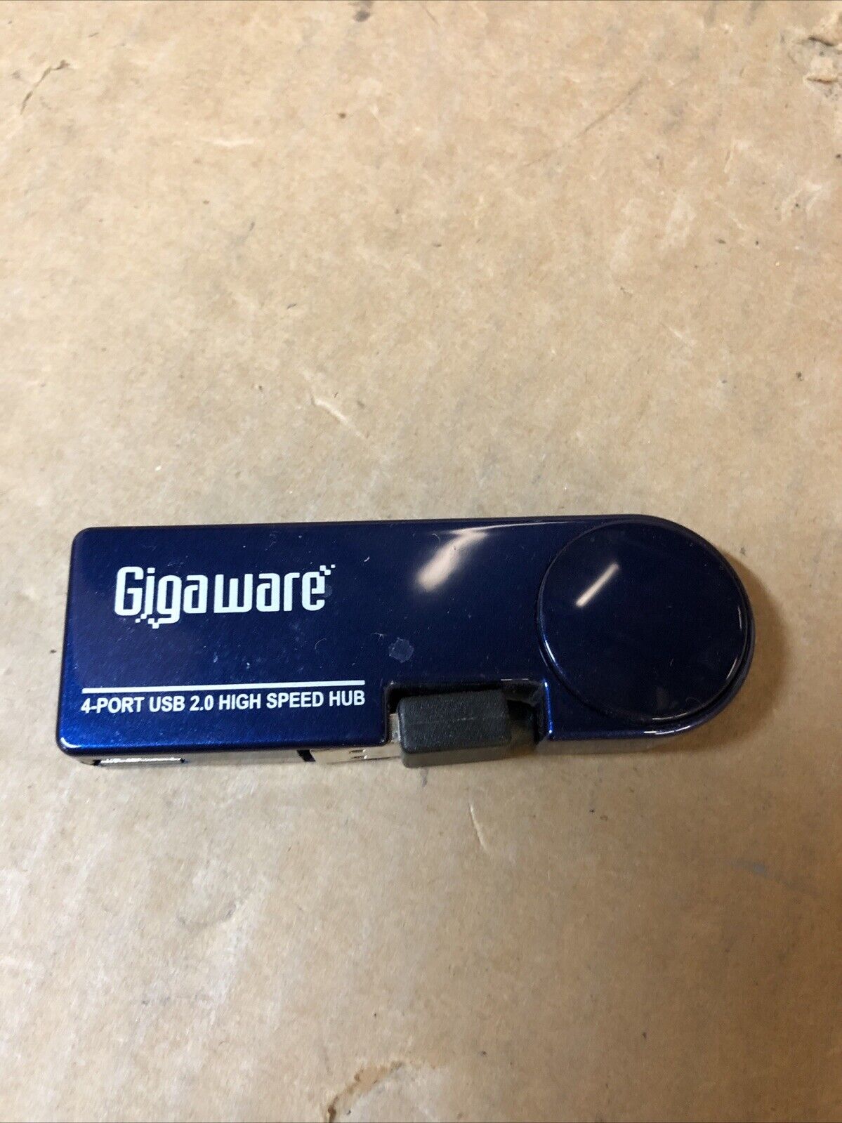 GIGAWARE 26-1537 4-Port USB 2.0 Desktop Hub